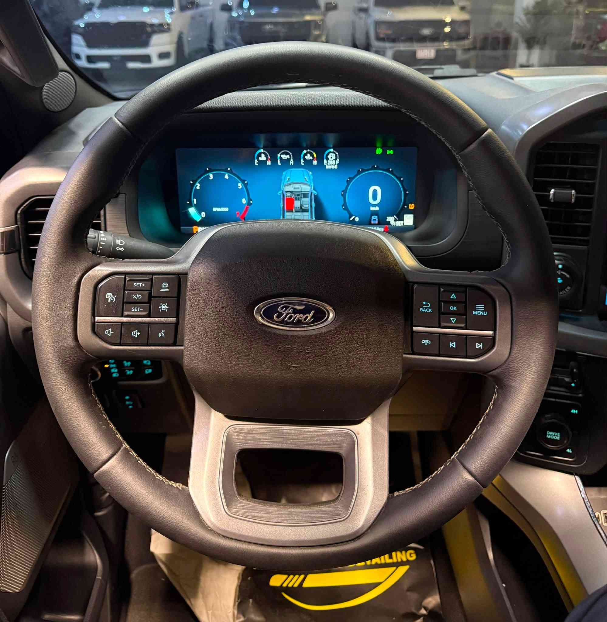 Ford F-150 
XLT 2025
V6 - 2.7T - 4x4

بسمە و شغال
شاشە کبیر
٤ کامیرە
لایت لید 
کوشینات جلد
کوشین کهرابایی
گیج الکترونی
بانورامە
رادار
ئوتو ستوب
ویل 20
باب طویل
بودی قصیر

1.000 mile
1 قطعە صبغ
سعر 405 ورقە

معرض ( مەدینە ) اربیل شارع ١٠٠م
***********
***********
