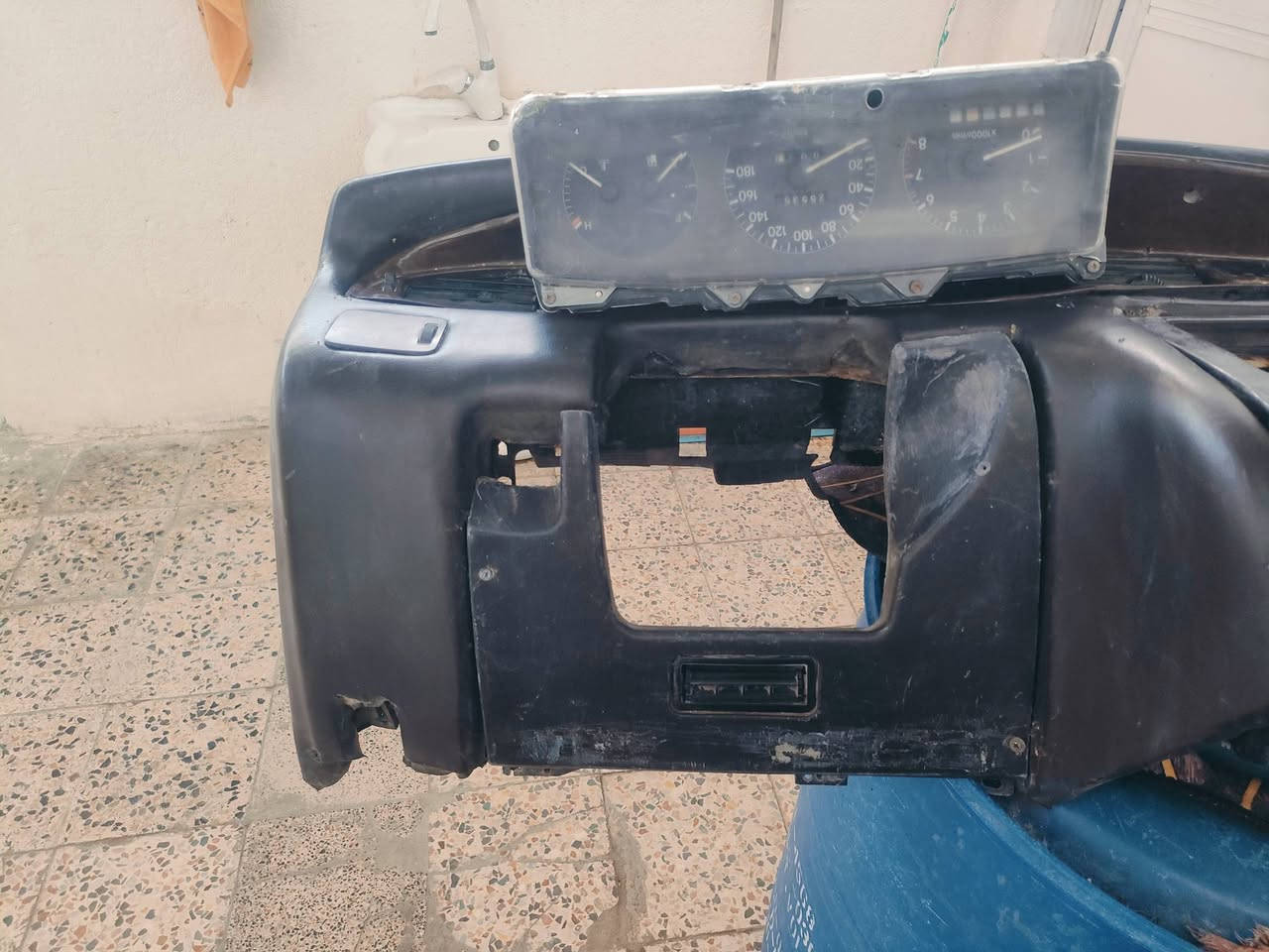 سلام عليكم من رخصت مدير الكروب عندي دشبول سياره بطه وستيرن  كامل
وقطعت تبريد الخلفي للبيع شراي يجيني يتصل على رقم ***********
عنواني بصره كرمت علي
