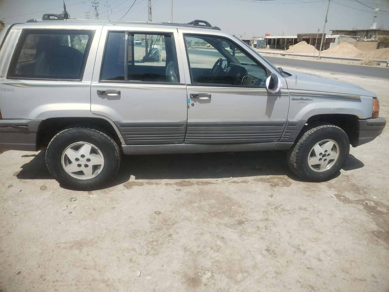 سلام عليكم سياره للبيع جيب شيروك مديل 94 رقم بغداد انكليزي بسمي مكفوله *********** السعر خاص

نص مكتوب في الصور:
- 15,000 km عمان