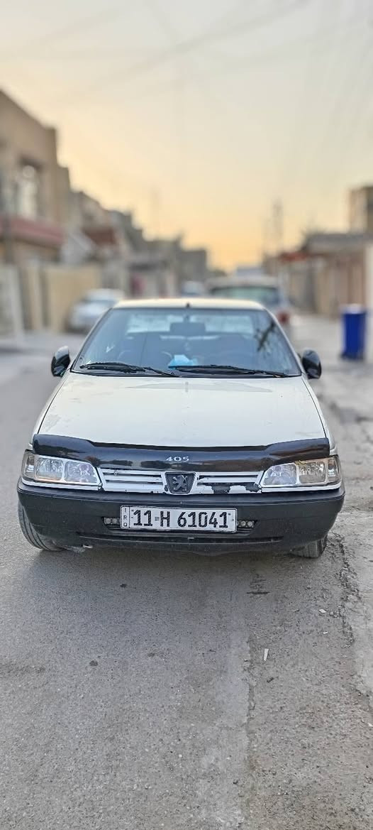 السلام عليكم بيجو روى 2009
محرك كير بطة ، سيارة بلادي ما مصبوغة 
تخم تاير جديد ، تدفئ تبرد شغاال خير من الله 
سيارة كبل لشارع ربع متصرف عليها 
العنوان : بغداد 
الرقم : ***********
السعر : 36
