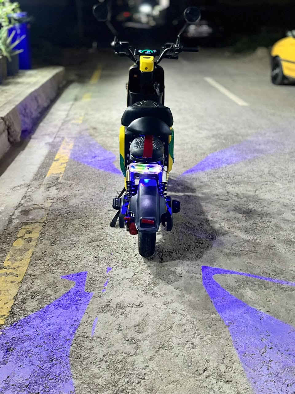 سلام وعليكم
R9
5 بطاريات دراجة جديدة شوفت عينك مابيها نقص بيها بس الدبل اشارة والاشارة ما تشتغل بطاريات جدد سعرها ٤٠٠ 
مكاني بغداد زعفرانية
***********
