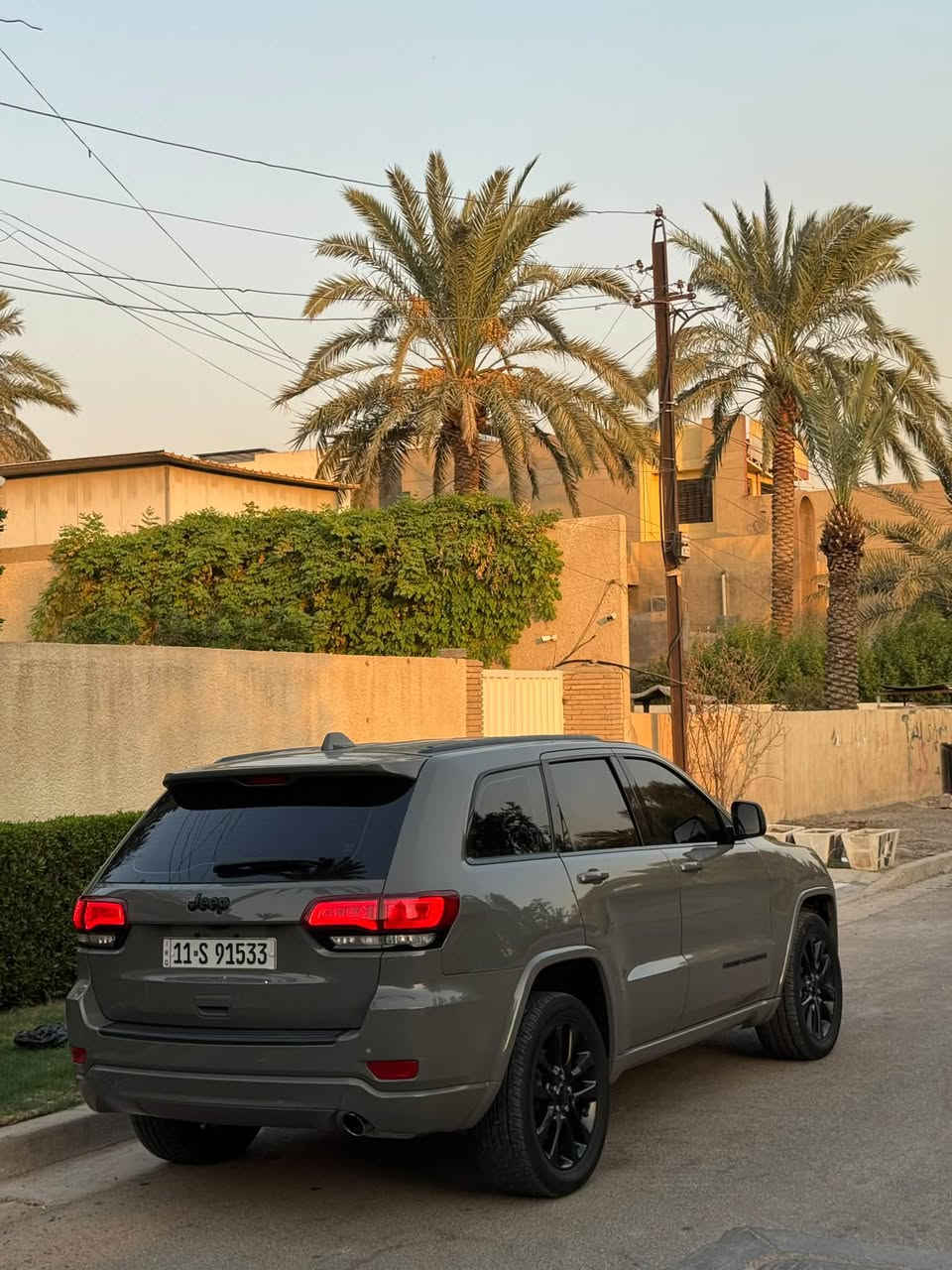 السلام عليكم جيب 2020 بلاك توب السياره كلش نضيفه
وحادثه هم حلو وكلش بسيط بنيد وشويه من جاملغ بدون دواخل جديده حيل كير مكينه صدره كله جديد ومكفول ع 
ايدي

السر 198

مواصفات
بلاك توب اصل
مكينه 6) 3.6)
كشنات جلد
كشناات تدفئه
شاشه جبيرا تدعم ابل كار بلي
جنطه كهرباء
توقف ذاتي
رادرات اماميه وخلفيه
بعد بيه مواصفات
***********
