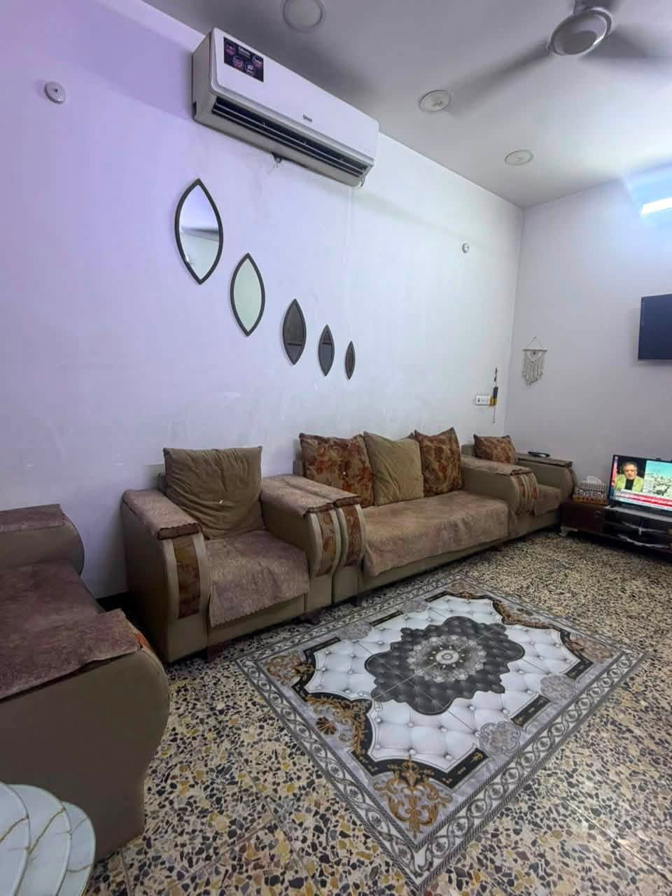 🛋️ للبيع قنفات 10 مقاعد 🛋️
✨ قنفات 10 مقاعد
🔹 بيها أضرار بسيطة
🔹 مناسبة للبيت أو للاستفادة منها وإصلاحها
💰 السعر: مستعجل

📍 العنوان: بغداد – البلديات
📱 للتواصل: ***********
💬 واتساب فقط

⚠️ مستعجل بالبيع، رجاءً الجادين فقط يتواصلون.
