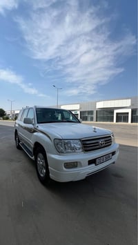 لاندكروزر • ٢٠٠٦ • بدون صبغ
