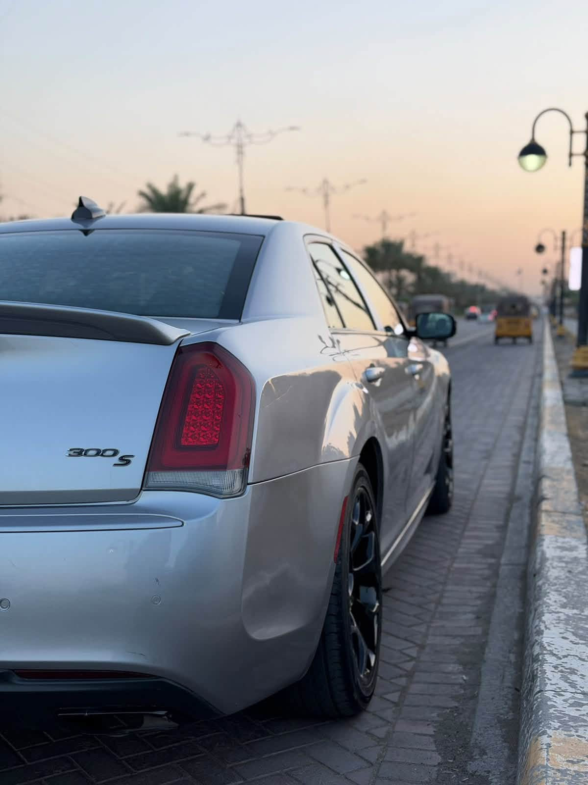 اوباما S 2018بسعر مناسب فول الفول 1/1
الموقع بغداد
***********
ماشية 99 ألف

السياره وارد كندي داخله كلين من امريكا اجه بيهه كلير اربع قطع بدون فتح بدون دواخل بدون ايرياك

المواصفات:

• بانوراما

 داخل اسود

 بردة خلفيه بلاديه

 بصمة

 كشنات جلد

 كشنات كهرباء

 خزن كشن ميموري

 هيترات وتبريد بالكشنات

 حساس

 ويل كب 20

أمامي نهاري LED •

 لايت زنون أصلي وكالة مشدود بيها

 مرايا قلاب

 شاشة كبيرة

 تبريد قطعتين

 كير ماوس

 كشافات

• تحكم ستيرن كهرباء

Boss سستم سماعات •

 هيتر بالسيترن

 تشغيل عن بعد�السيارة جديدة وجاهزة للأخير بدون أي نقص�كير ومكينة كفالة�تبريد وصدر وحداية كله جديد
