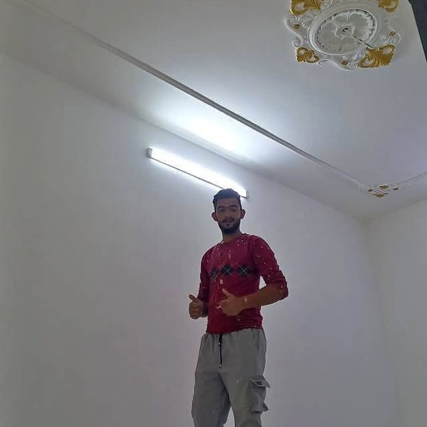 🏠 جدد بيتك بأحدث صيحات الديكور الحديث!
 تنفيذ إطارات الجدران (بانوهات) بدقة عالية.
 تركيب بديل الخشب بديكور مضلع مميز.
 إنارة مخفية وسقفية تبرز جمال الجدران.
 أصباغ هادئة وعصرية تناسب جميع الأذواق.
📍 أصباغ وديكورات تكريت
📞 للحجز والاستفسار: ***********

