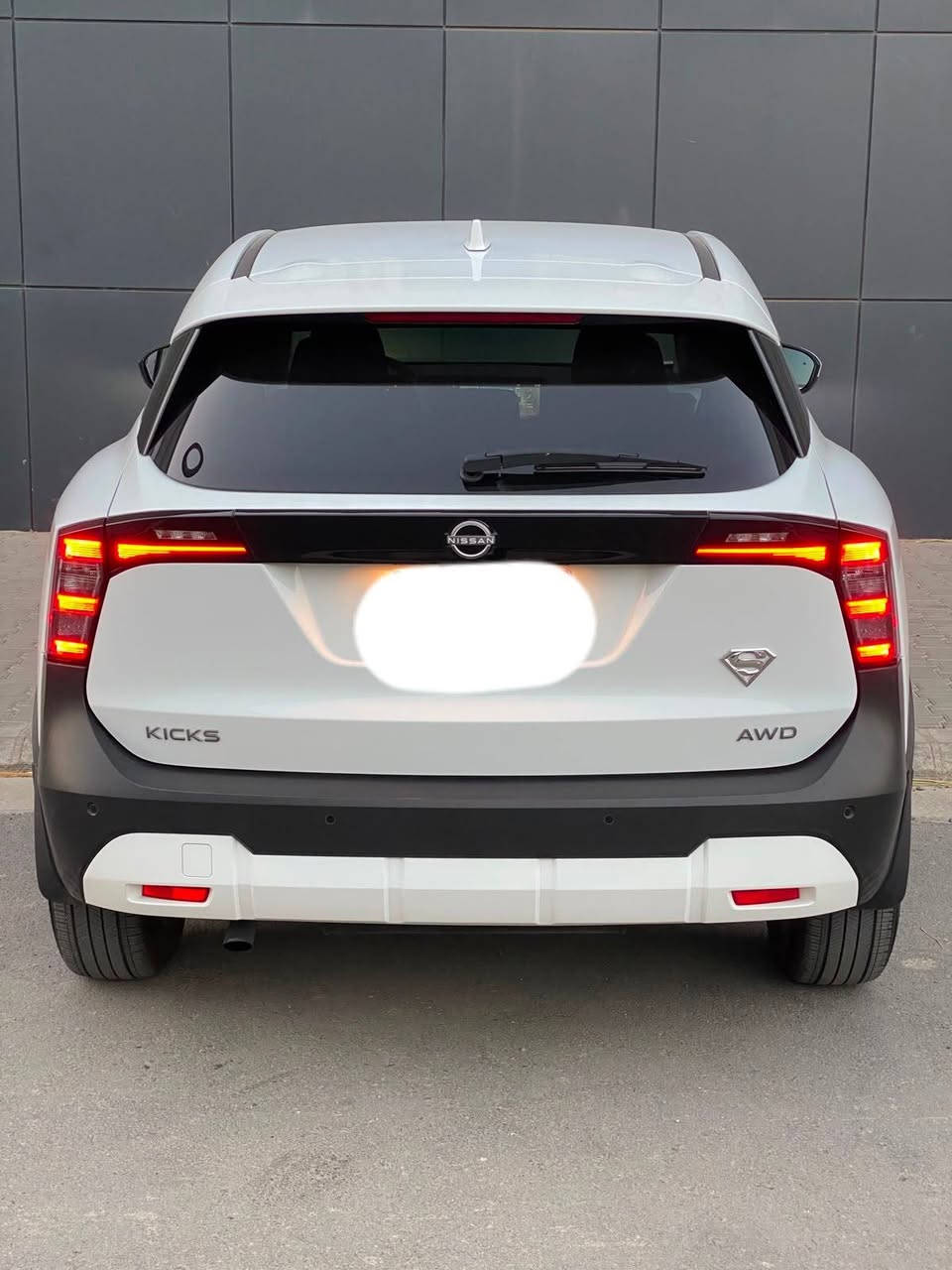 Nissan kicks 2025 SV Awd ***********
ڕەنگ سپی مواسەفات . بەسمە . شاشە گەورە . کامێرا . حاسەی هەر 4 لا ڕادری پێش و دوا . دەبڵ اکسل . برێک بەسمە . تەنها 5 هەزار ڕۆشتوە وەکو سفر وایە . پەڵەیەک بۆنید بۆیاخە ناوی نەگرتوە هەموو شتێکی بیلادە . 3 مانگ کاتی لەگەڵا 
سعر 170$$ شوێن سلێمانی السليمانية, العراق
