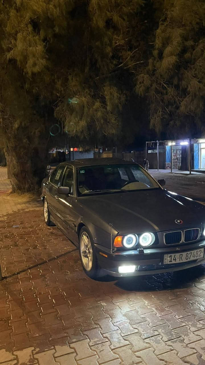 🚘 BMW 525i | موديل 1991 🇩🇪

للبيع BMW 525i موديل 1991، سيارة كلاسيك ألمانيّة بهيبة الـBMW القديمة، واللي يعرف قيمة هالسيارات يعرف شنو معنى الـE34 👌🏽

🔹 السيارة كاملة من كلشي
🔹 مكينة 525i مسكر
🔹 داخلية جلد ومرتبة
🔹 جنوط وشكل خارجي حلو
🔹 السيارة مستخدمة ومحافظ عليها
🔹 التبريد يحتاج شغل فقط، والباقي حسب الفحص والمعاينة

السيارة مناسبة للي يريد BMW كلاسيك ويعرف قيمتها، مو مجرد سيارة استخدام يومي.

📍 المعاينة خير دليل
💰 السعر: [60]
📞 للتواصل: [***********]

البيع للجادين فقط، وما نختلف على الفحص والمعاينة. 🖤

#BMW #525i #E34 #BMW1991 #سيارات_كلاسيك #سيارات_للبيع الزبير, البصرة
