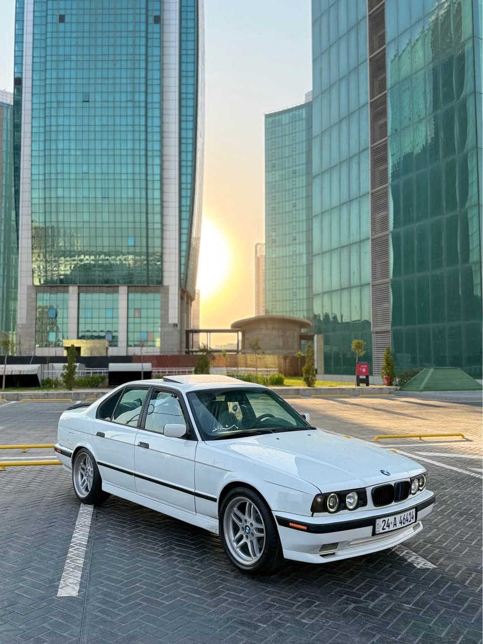 شتی جوان و پاک 🇩🇪
بی ئێم بۆ فرۆشتن 
مۆدێل 1992
گێڕ ئۆتۆماتیک بیلاد مەکینە 525i
گێڕو مەکینەو تەقەو ڕەقەو تەبرید بەشەرت 
سەیارە یەک پارچەو نیوی  بۆیاخە بەبێ لێدران 
زۆر تازە ماوەتەوە ماڵی دۆستە چوار تایەیی تازەی بۆ بەسراوە سێرڤزی عامی بۆ کراوە 
هەموو گیانی بەشەرتە 
شوێن هەولێر 
سعری 68مەجالێکی بریانە 
ژ.م *********** أربيل, العراق
