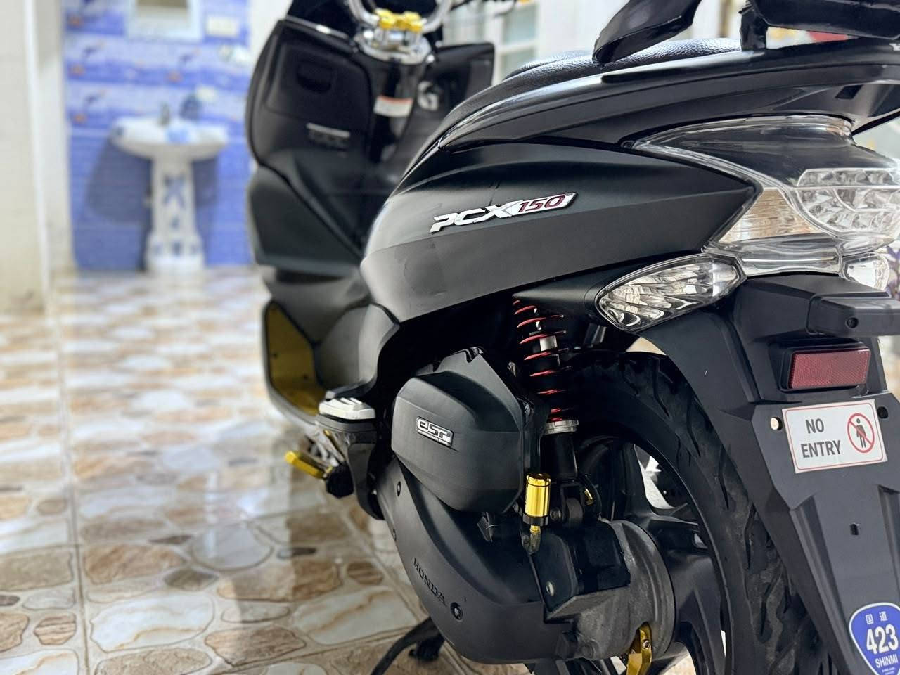 جيل اول PCX رمبه 
تزويد فول اصلي 
مكينه ١٥٠ ياباني
عداد المشي ١١ الف  ونص
الدراجه كله على الابلاد اي نقص مابيه 
السعر اتصل واني بالخدمه
***********
مكانه ديالى بعقوبة
