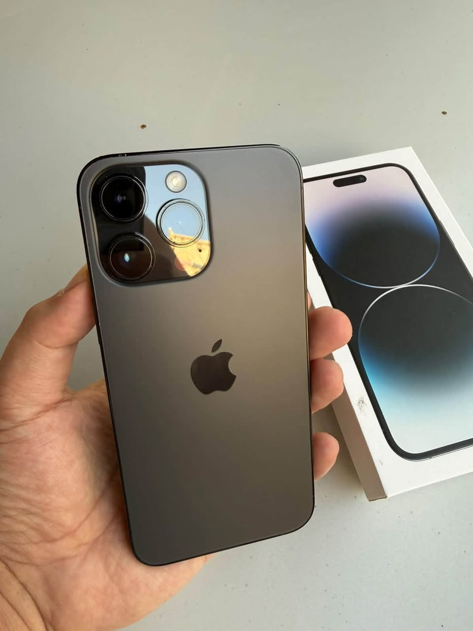 Iphone 14 Pro Max 1TB Black
Battery Life 90%

ايفون 14 برو ماكس شريحة الكترونية اسود 

مساحة الذاكرة 1 تيرا

عمر البطارية 90%

السعر 880 الف 

جهاز لوك ما مفتوح
التواصل وتساب ورقم هاتف وماسنجر 
***********
عنواني الدورة شارع كفاءات الصحة
