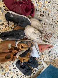 ورحمة هاذي احذيه تكرمون ابعيهن كلهن شلعه وحده بسعر مناسب جدا  العنوان ...