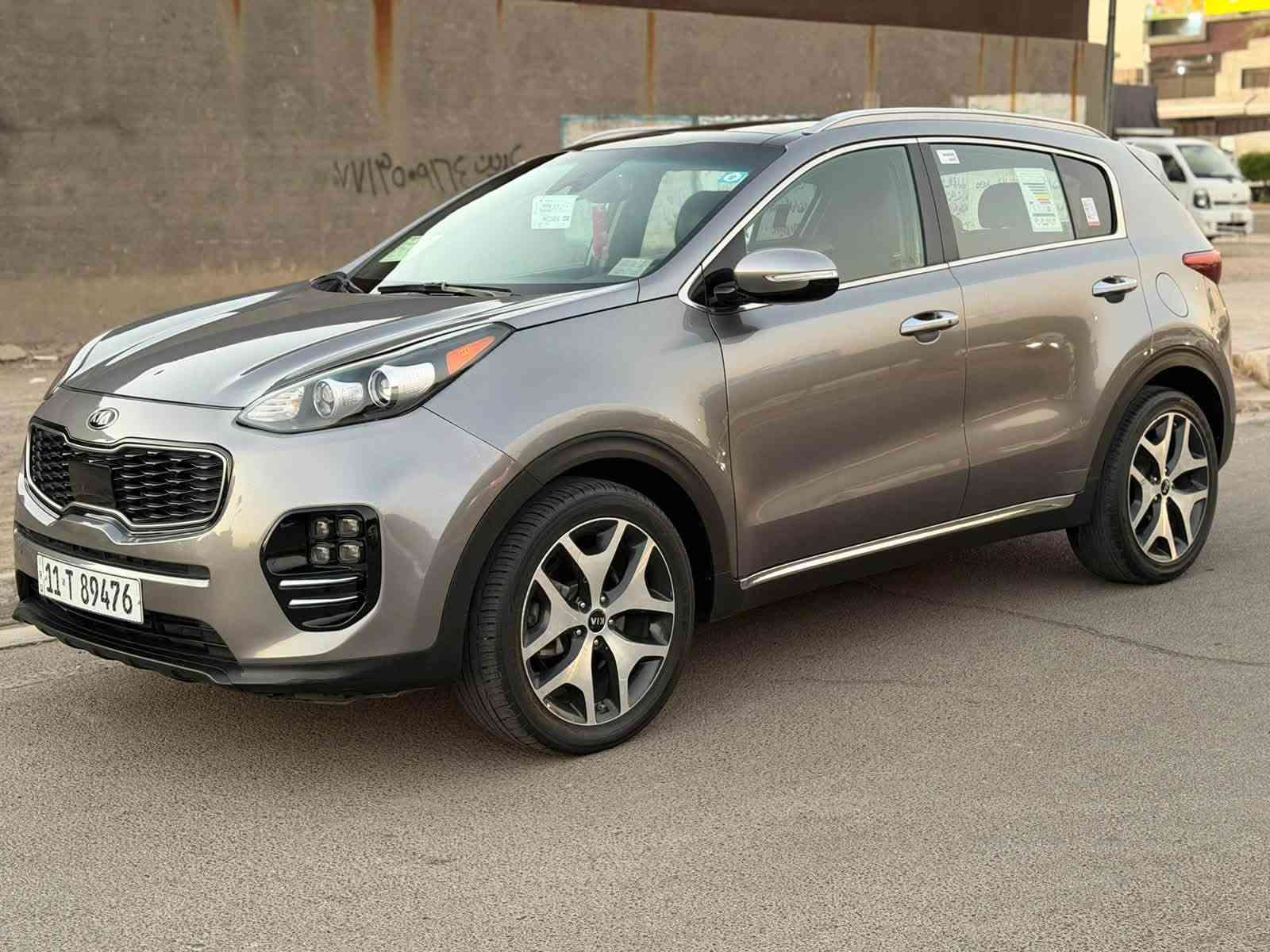 السلام عليكم للبيع كيا سبورتج SX اعلى فئه فول الفول وارد امريكي حادث جاملغ امامي فقط ماشيه 100 بدون ضرر داخل شرط الفحص بدون ايرباك  رقم وسنويه جديد بغداد/ مواصفات/ بصمه / بانوراما/ كراسي جلد وكهرباء وتبريد وتدفئه/ جنطه كهرباء / ويل كب جيتي لاينمع تخم تايرات جدد/ تبريد شاشه/ شفتات استيرن/ شاشه كبيره كامره/ تحديد مسار/ رادارات امامي خلفي جانبي/ مكينه 2000 تيربو/ فور ويل/ بعد بيه مواصفات ممذكوره السعر 150 وبيه مجال مكاني بغداد صور الحادث مرفقه. ***********
