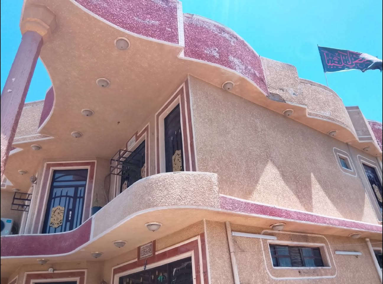 بيت للبيع 
المساحه 250 متر طابقين 

الموقع بغداد الراشديه مقابل الحسينيه يبعد عن الشارع 100 متر 

صنف الأرض .طابو ملك صرف 

للاستفسار
‏‪***********‬‏ يتوفر وتساب
