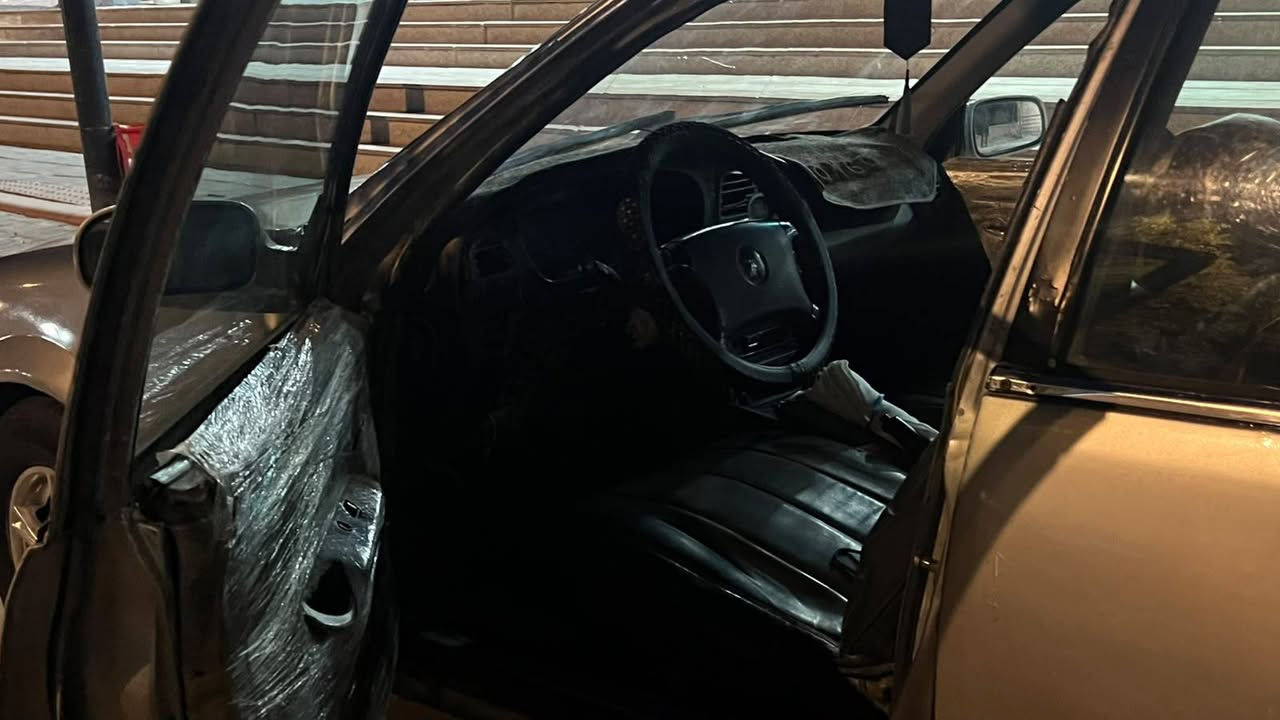 السلام عليكم 
اسبرو موديل 97
حداديه جديده 
غرفته نضيفه مثل مامبينه بصوره
سياره مرتبه
به خيط بخار وكعت اصره ومادري بيه صار بيه خيط
اسياره رقم نجف مامطلوبه ولا ربع  تجي اشوف بعينك 
علاكلن ابيع كوم حديد اتكفل بلمداور ولغرامات ولباقي اشوفه بعينك
 اسعر17وبيه مجال حك اجيه ***********
