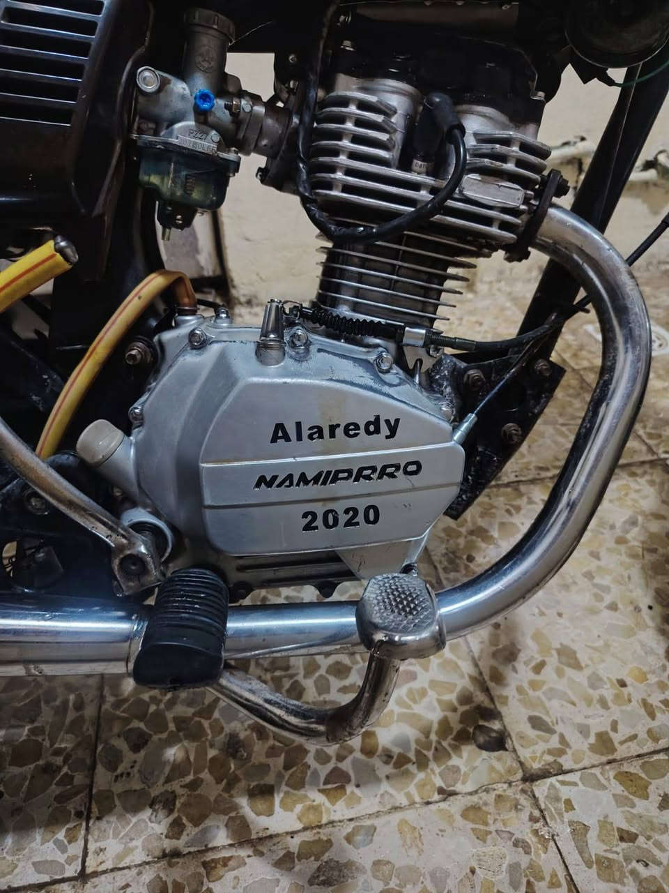 الهم صل على محمد وآل محمد❤️ 

السلام عليكم نامه برو مكينه غطاس🏍️ 
  افضل شي بالسوك✋ 
للبيع وكيله دراجه العارضي اصولي وليس سكنر🧑
  كارتون شوف عينك ما تعتاز شرح 🪬
موديل 20 ستسم بلادي مالته🔜 
سعر 650وبيه مجال بسيط كلش 💵 
عنوان النجف الاشرف 🇮🇶 
📲 ***********📲
دراجه احلئ من صور بعد مكفول من شخط هم
