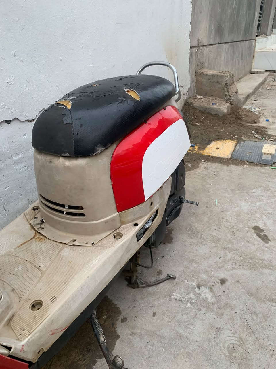 بوليس كابريته للبيع دراجه نكره تشتغل سلف هندر بوشه49مكينه خرسه لاتنقيص ولاتبخير ولانضوح كهربائيات كله شغاله سعرها 375وبيه مجال ترهم مراوس مكاني ديالى بعقوبه علق واني جيك خاص
