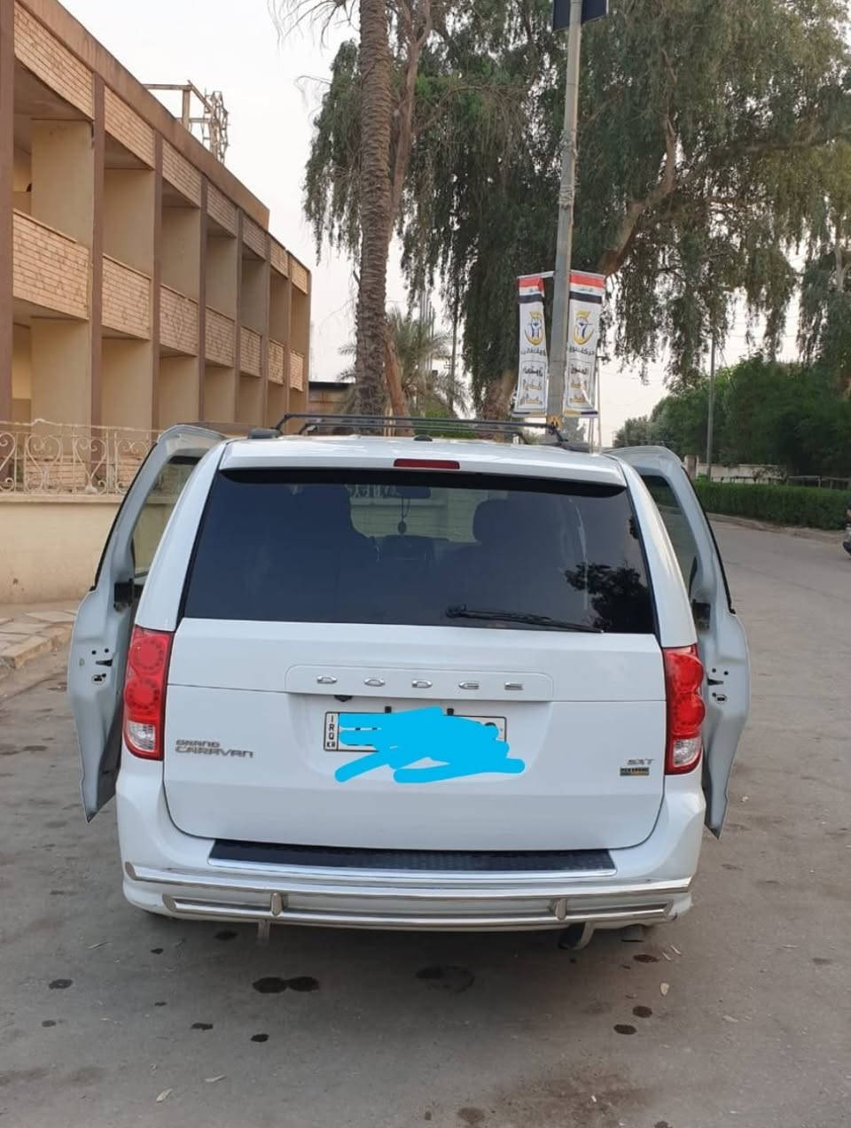السلام عليكم
للبيع او المراوس حسب القناعه. 
دوج كرفان موديل 2019 
مواصفات SXt
رقم أربيل 
سنويه بسمي لغايه ٢٠٣١
السياره كلين حادثه بالعراق فقط جاملغ الأيمن الأمامي 
وصبغ الجاملغ الخلف الأيسر 
مواصفات تشغيل عن بعد 
تبريد ٣ قطع 
باب سلايت كهرباء والجام كهرباء 
تحكم استيرن جهتين 
كشنات بلع 
السعر ١٧٥ بيه مجال قليل حك الجيه 
الرقم *********** 
العنوان بصره القرنة, البصرة
