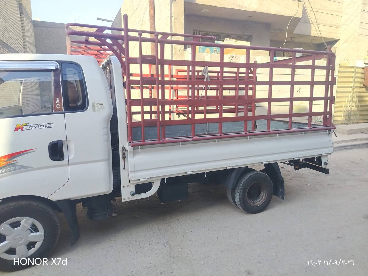 كيا حمل موديل ١٠ بابل
باسمي شخصيا كامله
تخم تاير شاصي اكسل مكينة مكفول تراي وين يعجبك
بس الباور الصونده طكت وبدلتها وصار ثكيل
محجر قبل شهر فصلته 
مكاني بغداد ***********
