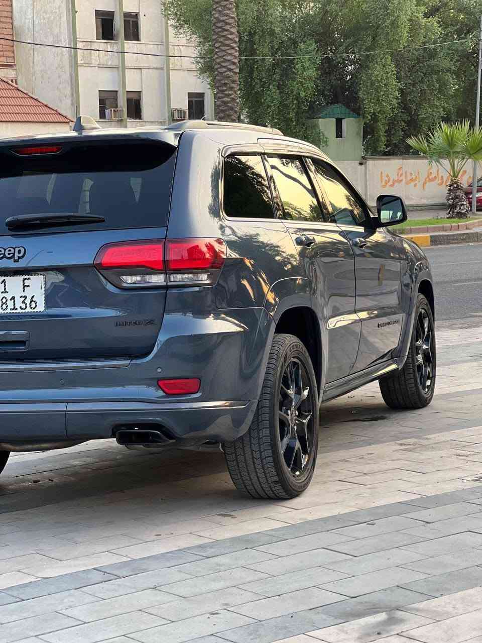 للبيع جيب لمتد اكس2020 للبيع فقط السعر240 
السيارة جديده بمعنى الكلام ماشيه65
فول عده الجكات والرادار حادث مرفق جاملغ مبدل نفس اللون ومصطره الباب مصبوغة فقط الباقي كفاله بدون أي دواخل
المواصفات 
كامرة 
بانوراما 
مقاعد جلد
نقطة عمياء  
مقاعد كهرباء 
صندوك كهرباء 
و باقي مواصفات الجيب 
مكان السيارة بغداد الكرخ 
السعر 24 الف دولار بيهة مجال
للاستفسار ‏‪***********‬‏
