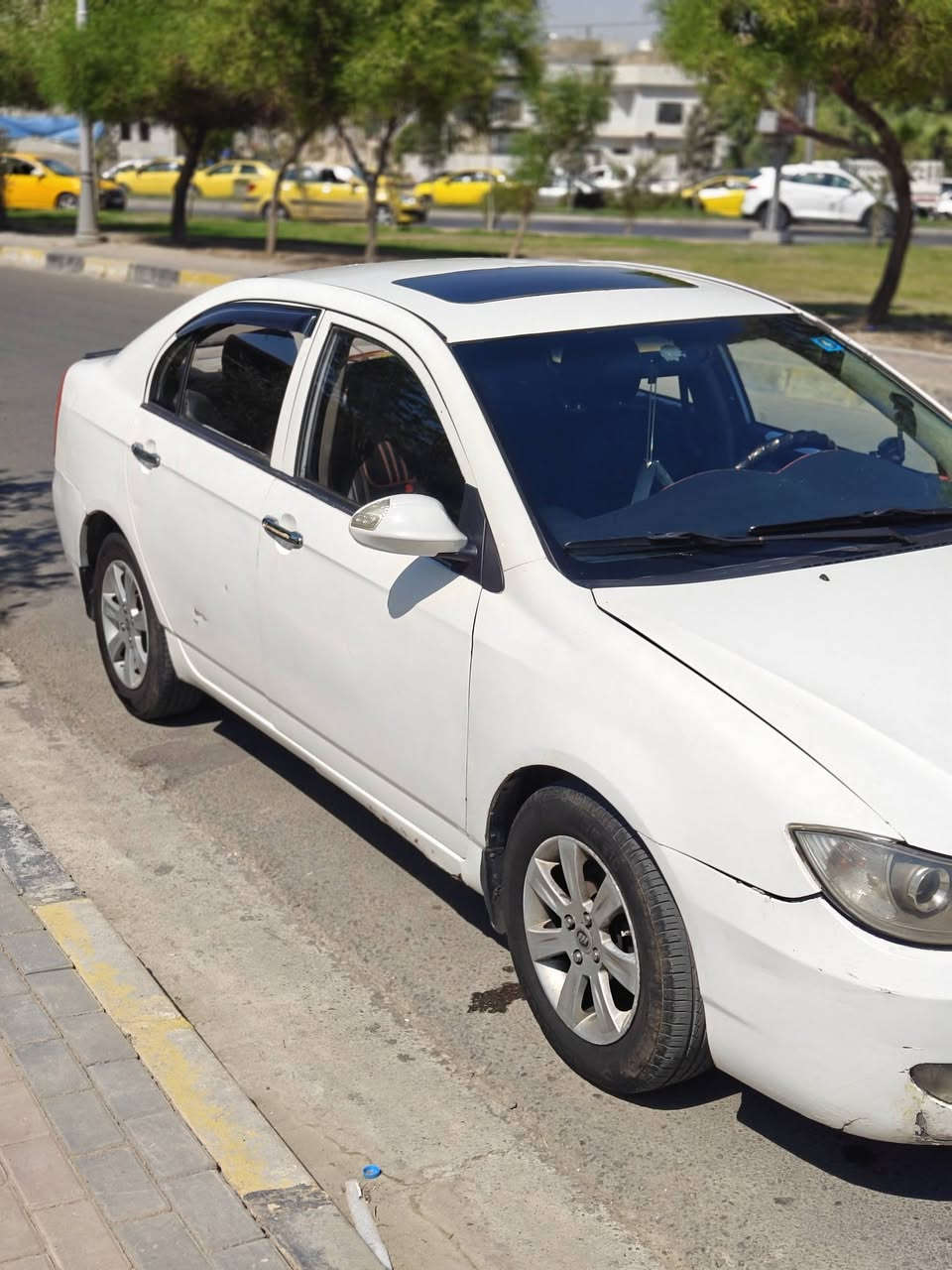 سياره ليفان 620 محور كير فقط بيها ضرر باب السايق وبيها تلقيطات تبريد تدفئه شغال بيها كاربون سنويه بسمي  رقم بغداد مسطره طخم تايات جديد شرط التحويل السعر 48 وبيها مجال مكان السياره الموصل جانب الايمن 
***********
***********
