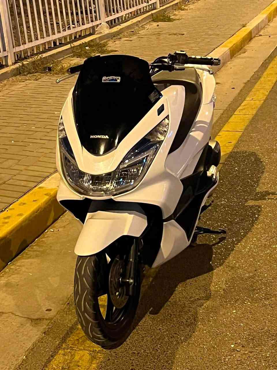 بيس اكس جيل الثاني دراجه كفاله عامه بيها ملاحضه مبينه بل فيديو دراجه بل حقيقه احله بهواي ضالمها التصوير ودراجه  بلاديه برغي ما مفتوح بيها ماشيه 16الف وهنياله الياخذها
الستفسار علا هاذ الرقم. ***********
