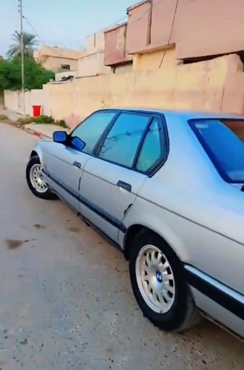 ‏سلام عليكم سياره للبيع
‏BMW موديل 1993 حجم 730 ثمانيه سلندر مصبوغه عام جماليه رقم صلاح الدين دولي بسمي ثاني يوم تحويل سياره خير من الله بيه تلحيضات بسيطه تخم تاير جديد محرك كير نضيف تبريد دبل جام دبل ايرباك كشانه جلد كهرباء صاج ملكي سعر 75 ورقه وبيه مجال رقم الهاتف ***********
