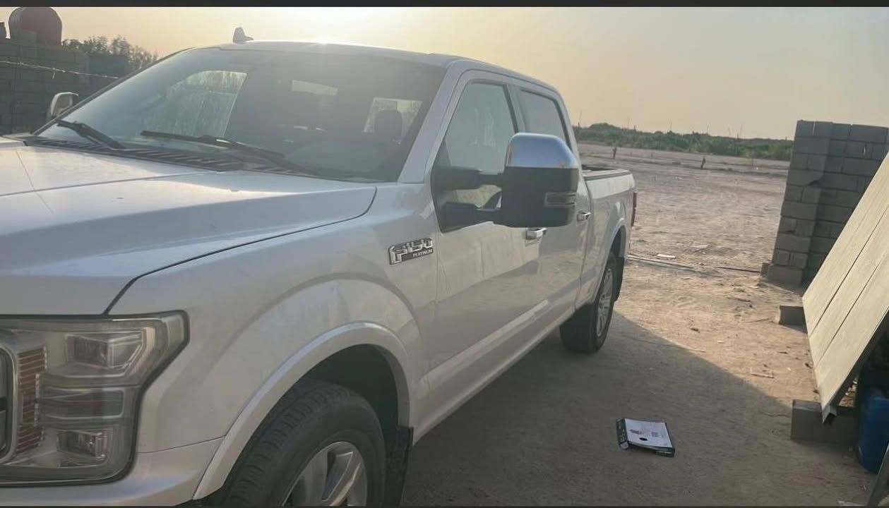 السلام عليكم مووديل 2019 فورد امريكي F150 بلاتينوم فول مواصفات كفاله عامهالسعر 225 ورقه بيها هواي مواصفات ‭.   ***********‬ رقم صاحب السياره البصره الزبير رقم بصره
