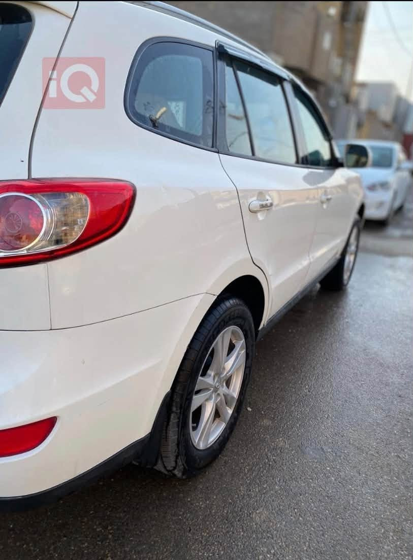 سنتافيا ٢٠١١ الشركة العامة بصمة تبريد ٣ قطع حدادية جديدة كفالة عامة من الضربة والصبغ عدا تكحيلات بسيطة مكينة ٤ سلندر ٢٤٠٠ رقم بغداد الدولي . السيارة جاهزة . السعر ١٣٥ ورقة وبيها مجال . رقم الوتساب ***********
