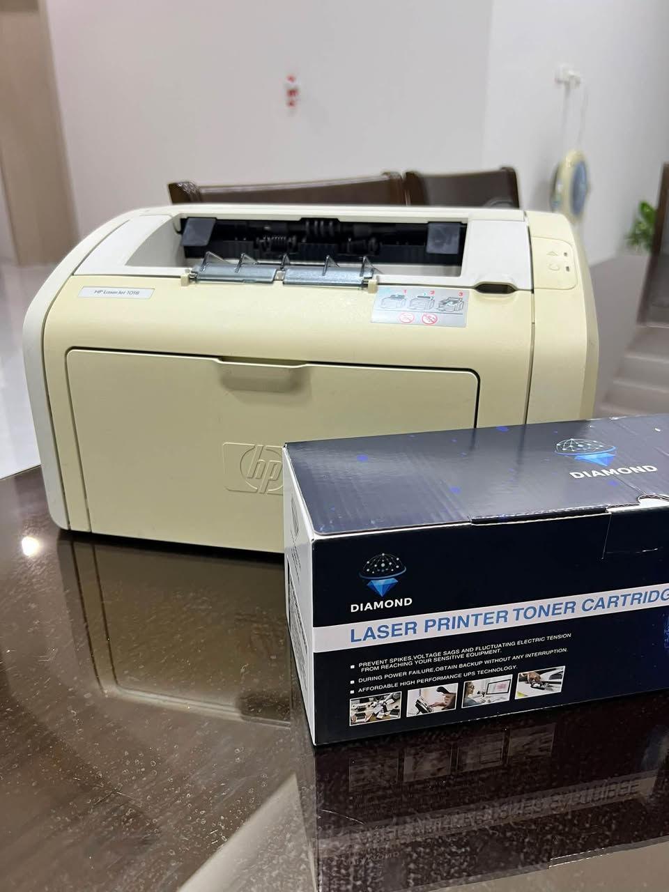 بسعر 75 الف فقط
Hp laserjet 1018
• طابعة أسود وابيض فقط ( كاترج احبار بودرة)
• طباعة فقط (تطبع ٢٢ نسخة بالدقيقة)
• بدون واي فاي ( تنربط بالحاسبة)
• وجه واحد فقط 
• سعر كاترجها بالسوق فقط ب ٨ الاف دنيار يطبع ٤٥٠٠ صفحة

ملحقاتها: كيبل باور + كاترج جديد غير مستخدم + كيبل usb 

السعر : 75 الف فقط 
متوفر توصيل محافظات ٥ الاف فقط

واتس اب
***********
