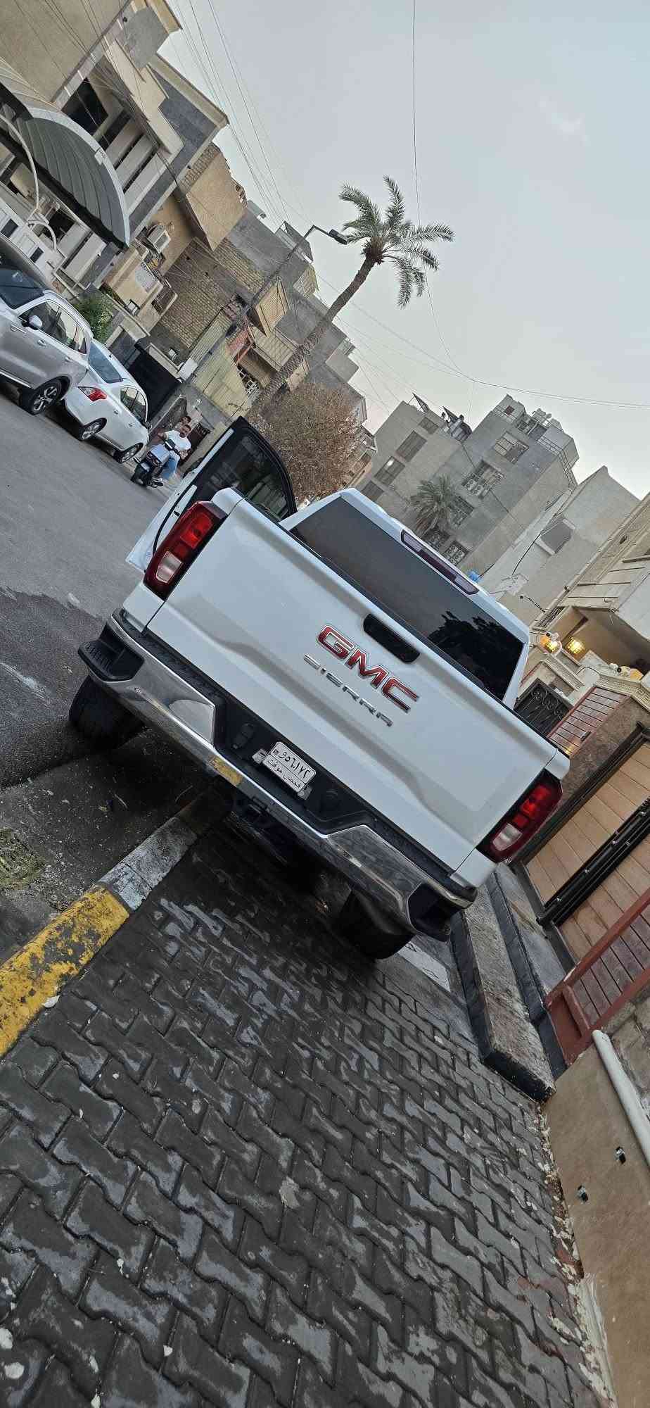 السلام عليكم 
جي ام سي سييرا 2024 
دخول جديد / بغداد / عداد المسافه 38,000 مايل مشي اميركا مستوردة بأسمي دخول على منفذ طريبيل صور الضرر موضحه بلمنشور بدون شواصي وراديترات جميعها سليمه وبدون ايرباك السيارة فقط تبديل جاملغ ايمن ومصبوغ وشبر صبغ بلبنيد ويل كب حجم ٢٢ السيارة مع الترقيم ب 290 $ رقم بغداد 
للاستفسار  ***********
