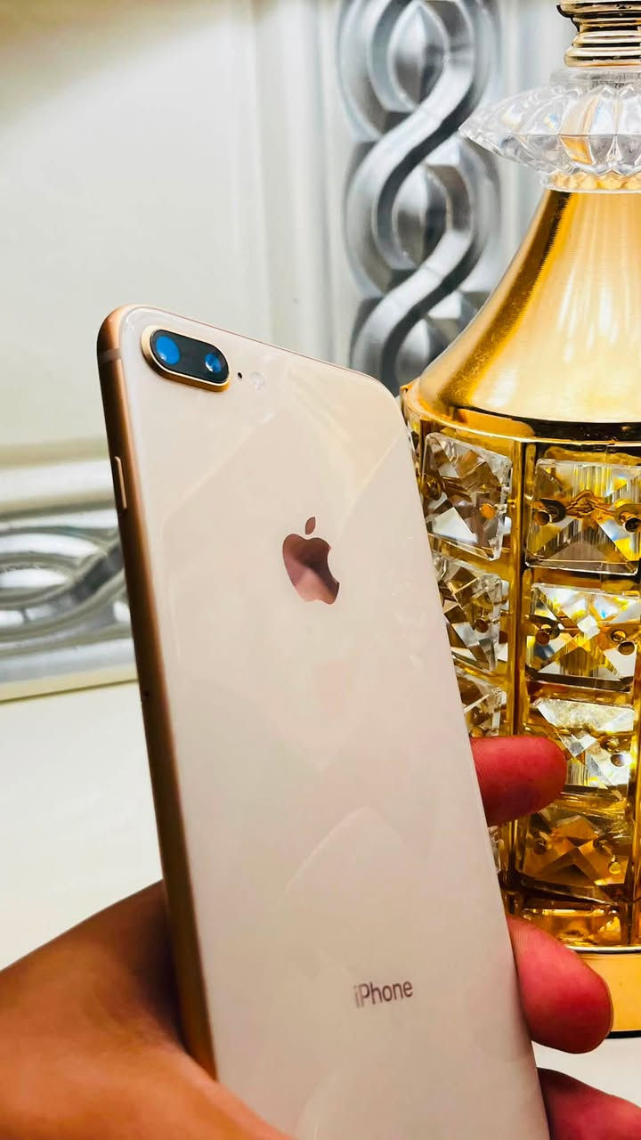 سلام عليكم ايفون 8 بلس ذاكره 256 بطاريه 100 جهاز فول فول نضافه السعر ١٦٠ وبيه مجال للتواصل واتساب فقط ***********
