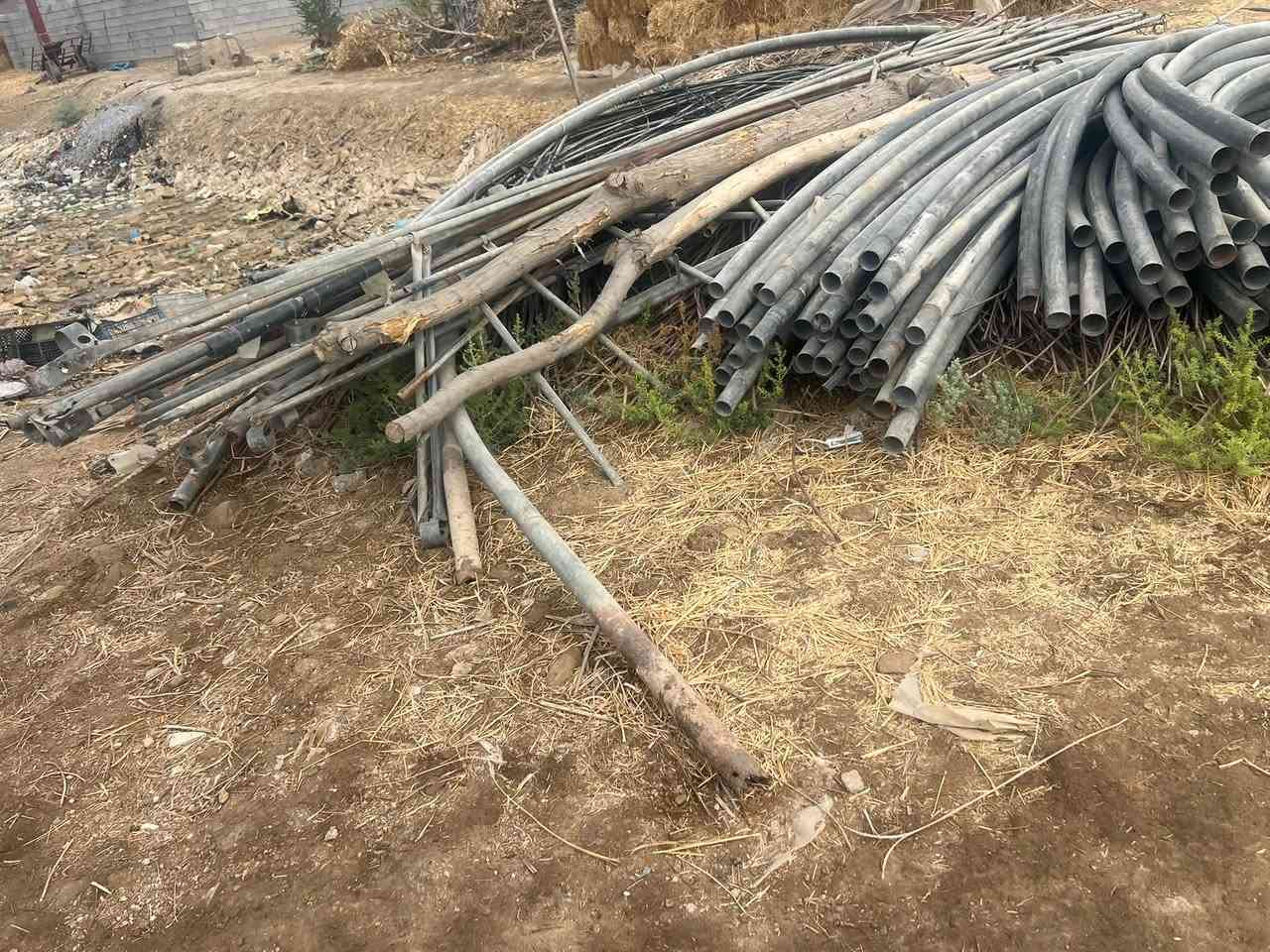 السلام عليكم بيت زجاجي للبيع 24 قوس بيبان ثنين موجودات ويا مفصح كامل جيب سيارة تحمل وتاخذ 

مكان واسط قضاء الصويرة شارع المطار 
اتصال/*********** 
سعر مليون
