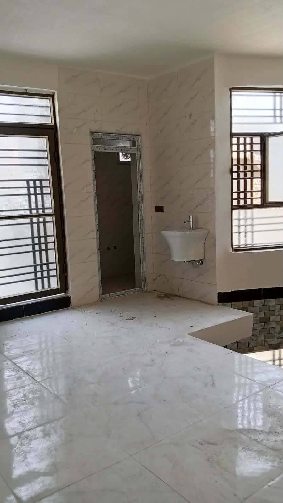 مشتمل طابقين للبيع طابو صرف مساحه ١٢٠م شارع عريض عنوان حي العسكري شارع 80 مقابل مول زيد السعر 145و قابل للتفاوض
***********
***********
مشتمل طابقين للبيع طابو صرف مساحه ١٢٠م شارع عريض عنوان حي العسكري شارع 80 مقابل مول زيد السعر 145و قابل للتفاوض
