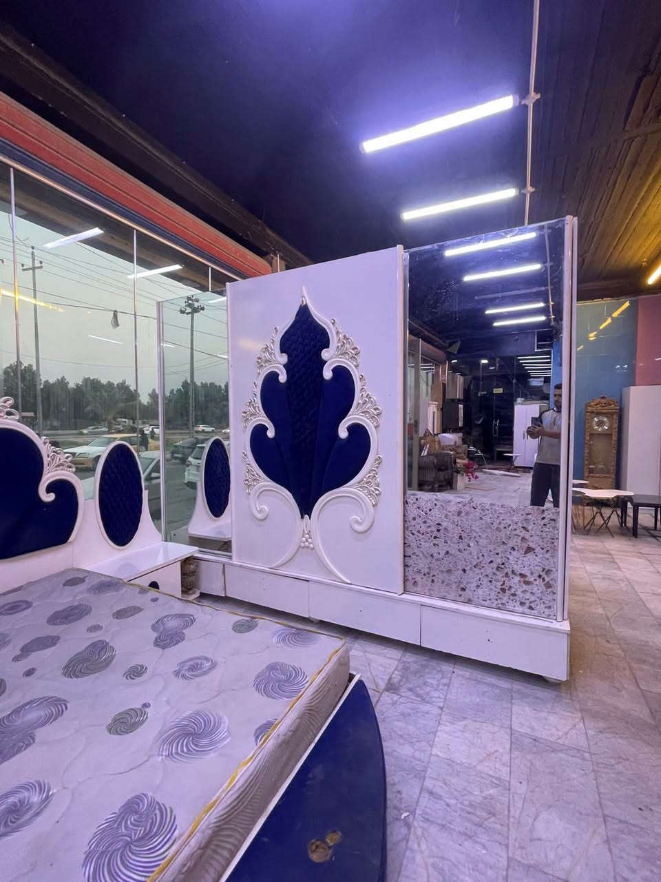 اللهم صل على محمد وآل محمد
