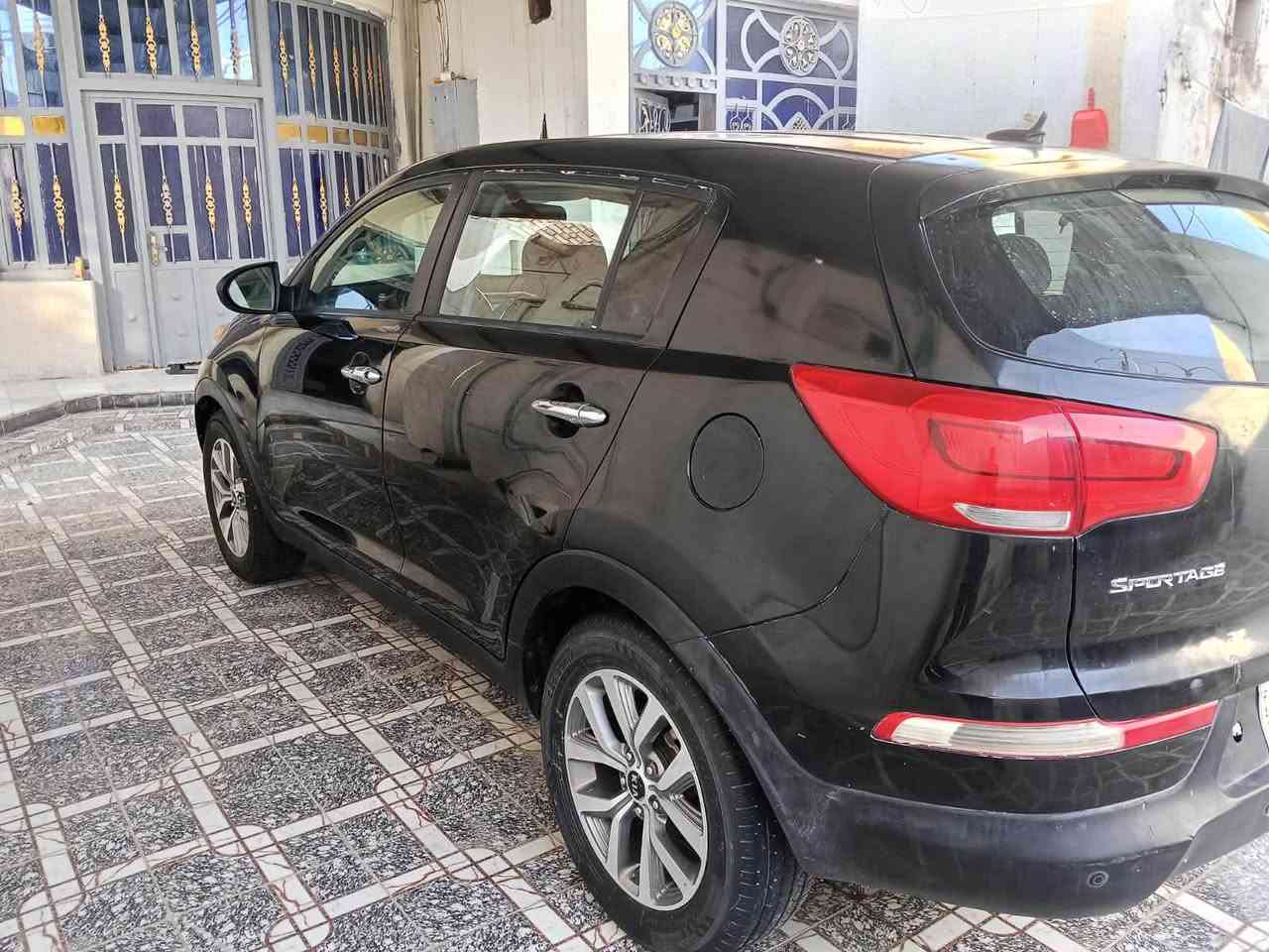 كيا سبورتج ٢٠١٦ امريكي حرة تحويل مباشر باسمي السيارة بيها تبديل بنيد مع مكانات بسيطة صبغ اثر جراد بسيط جاهزة من كلشي كير ومحرك مكفولات تبريد قطعتين 
السعر١١٩ 
بيها مجال بسيط
للاستفسار ***********
