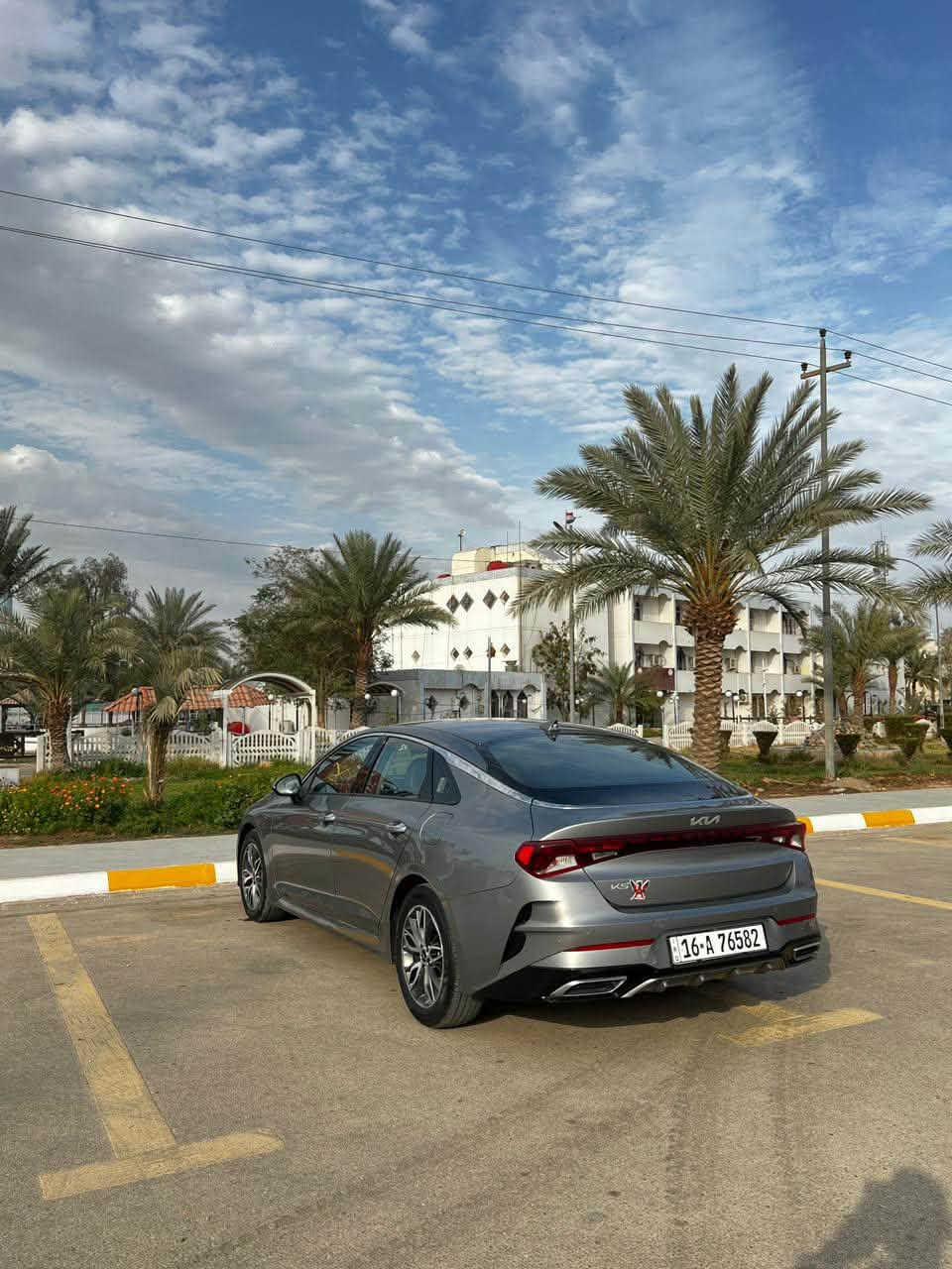 للبيع وارد كوري
سيارة kf اللون رمادي 
مكفولة كفالة عامة 
موديل :2023 
فول مواصفات
قمارة بدون زروف بدون علامة 
سيارة جديدة سونارها موجود 
شراي اتصل
***********
***********
