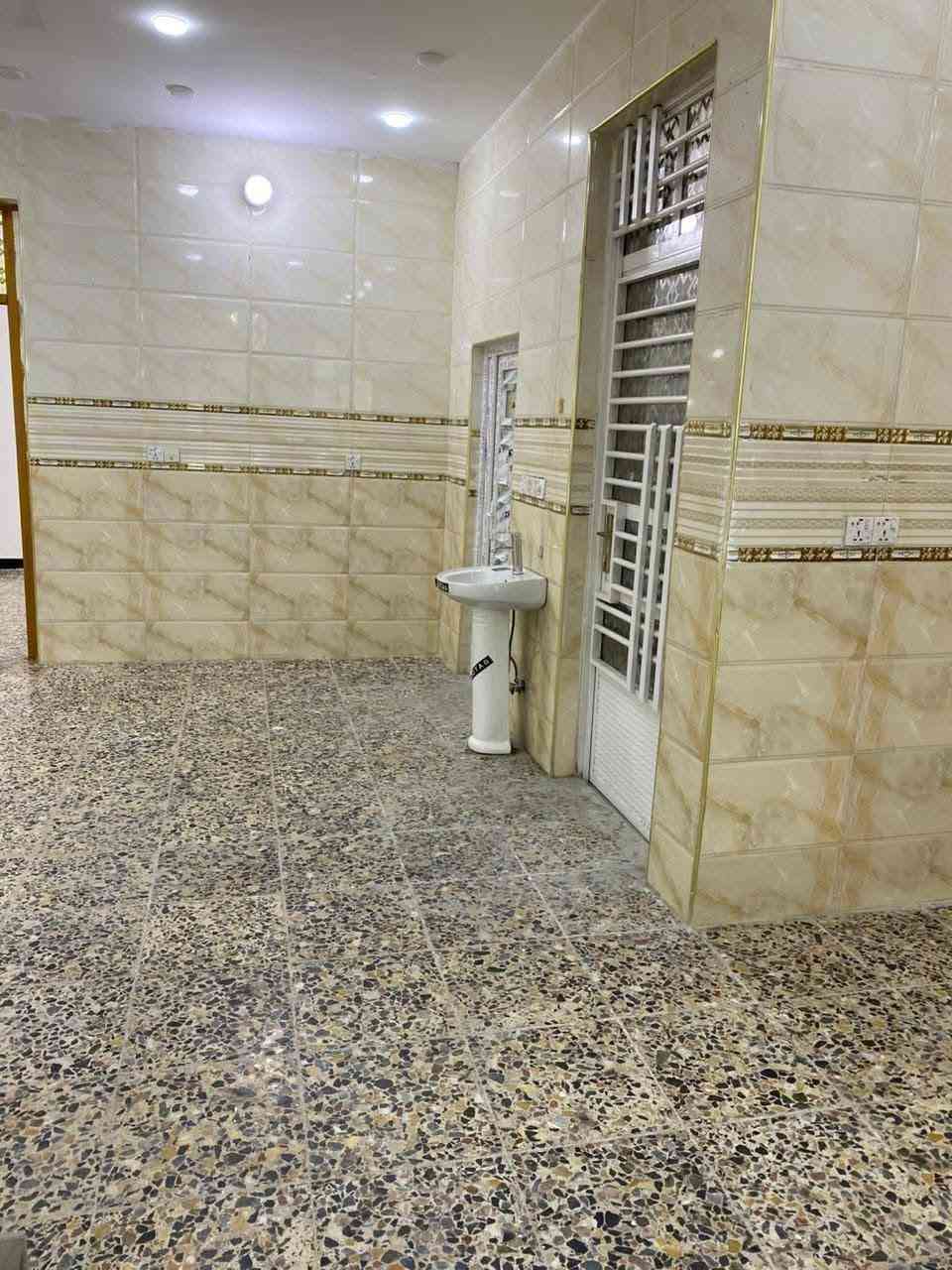 👈من رخصت مدير الكروب ممكن موافقه علي منشور👉 بيت البيع 👈مساحته 150 متر 👉واجها 6 ونزال  25 👈قاط ونص👉 👈 البناء طابوك جمهوري 👉والساس رفت👉 👈 عقد زراعي 117 👉 غرفتين نوم 👉 وستقبال ومطبخ حولي حمامات 4  منور  بلزراعي مال بيت ضيفان  👈السعر 88👉 وبي مجال👈 اكثر تفاصيل البيت بلمقطع  الفيديو👉 اليريد يشوف البيت يدخل ع خاص ادزله👈 مقطع فيديو👉 مال البيت مصوره  من خارج ومن داخل👈 العنوان بغداد 👈منطقت بوب الشام👉 جاي من القوس ع يدك اليمنه 👈مايرهم قصد ولا مقدمه حاضر فلوسه البيت 👉 بلزراعي مال بيت ضيفان 👈علي شارع الريسي داخل المنطقه👉 اتصال برقمي او خاص عادي بي وقت *********** واتساب👉
