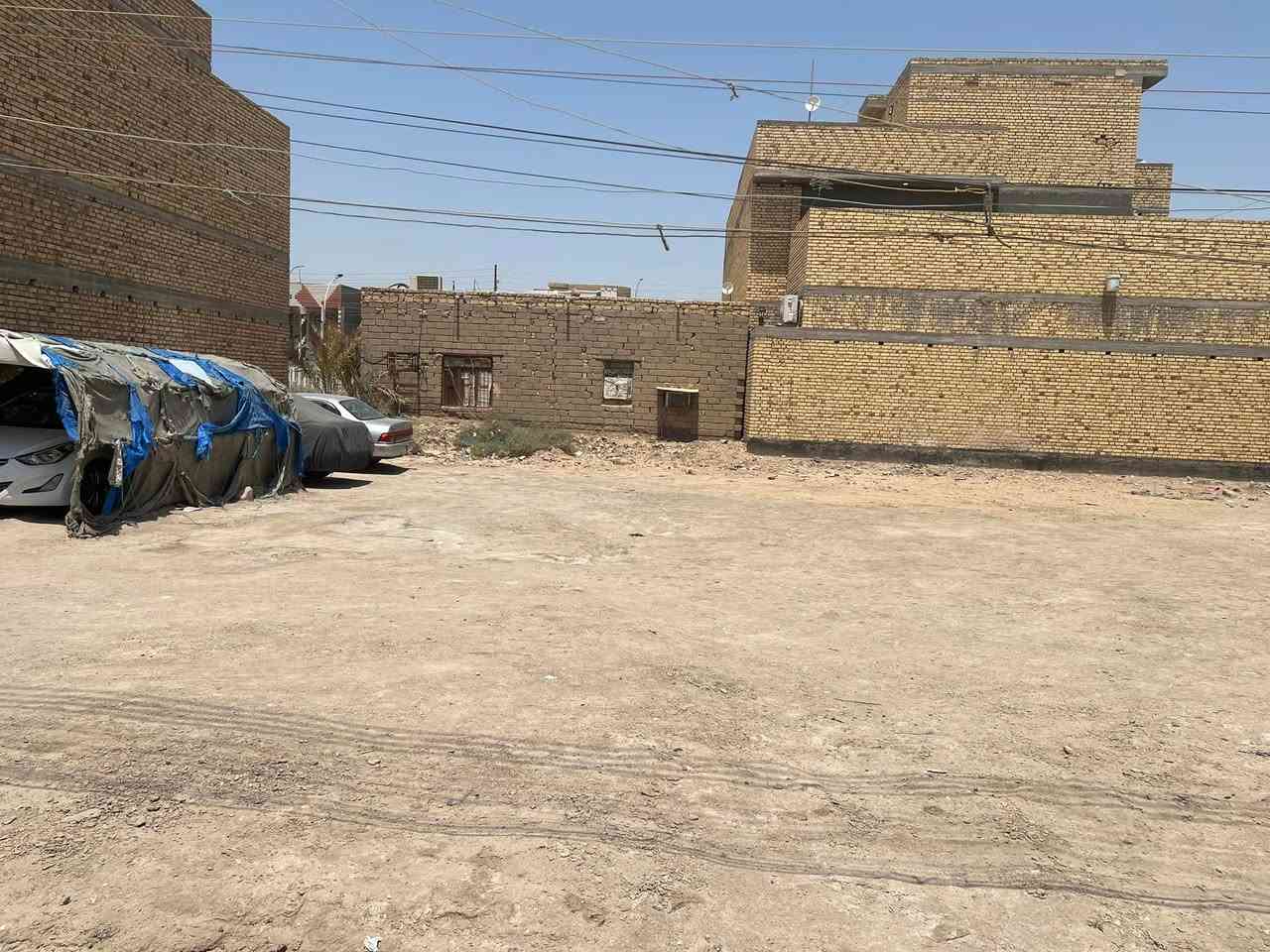 السلام عليكم قطعتين طابو صرف مساحه الوحده 240 ركن على شارعين والثانيه بصف الركن على الشارع قريب على مركز الحوراء الصحي للستفسار ***********
