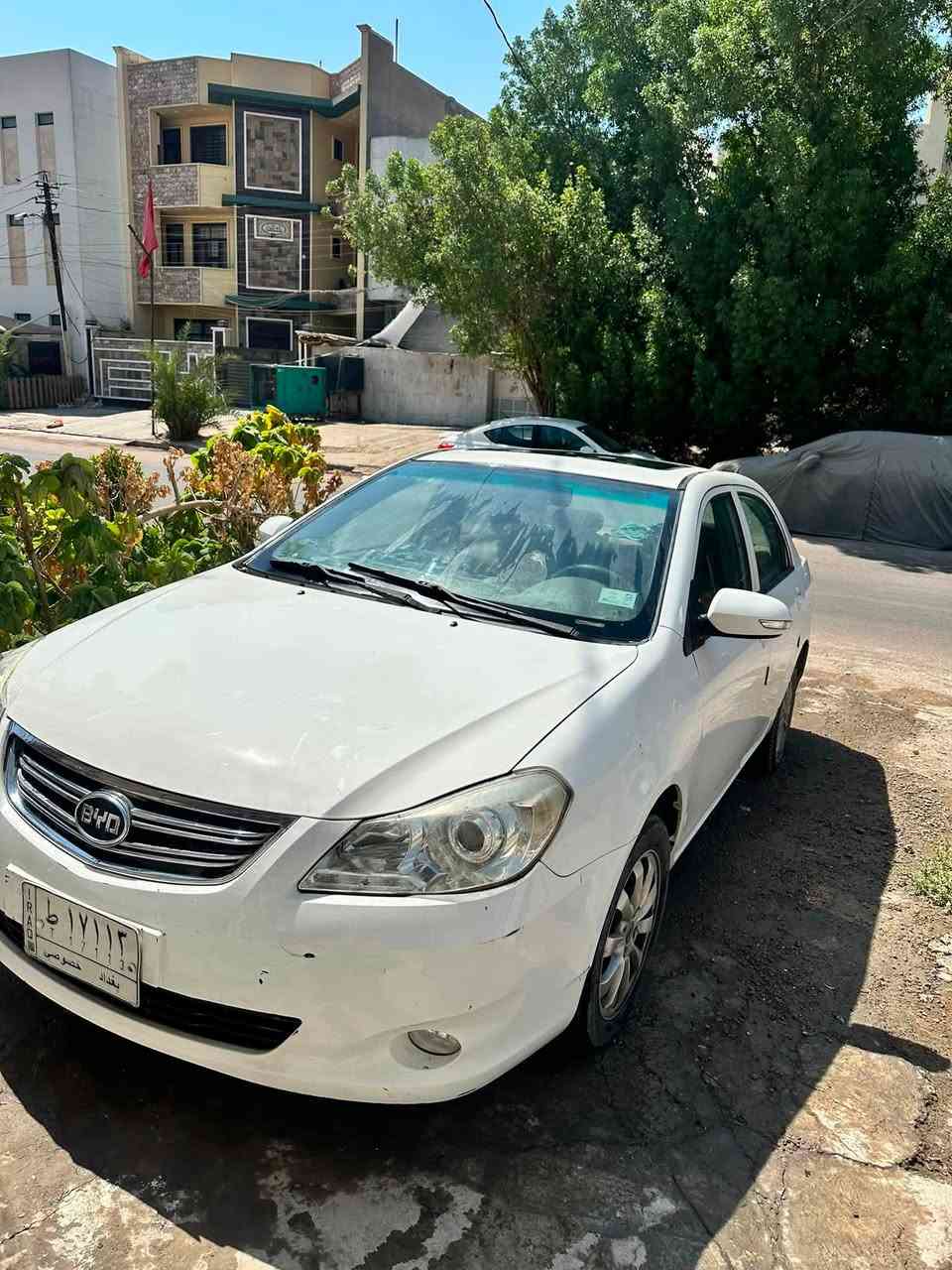 السلام عليكم BYD G3  للبيع 2016
السيارة بيها ضرب موضح بلصورة بخشم البنيد بارد و التكمه البين البابين معجون و حار
السيارة ماشيه75 الف كيلو
السيارة كلشي بيها شغال تبريد ثلج و نضيفة 
بصمة
فتحة
دخول ذكي
اشاير بلمري
رقم بغداد باسمي 
سعرها57 وبيه مجال للطيبين
بغداد المشتل
***********
