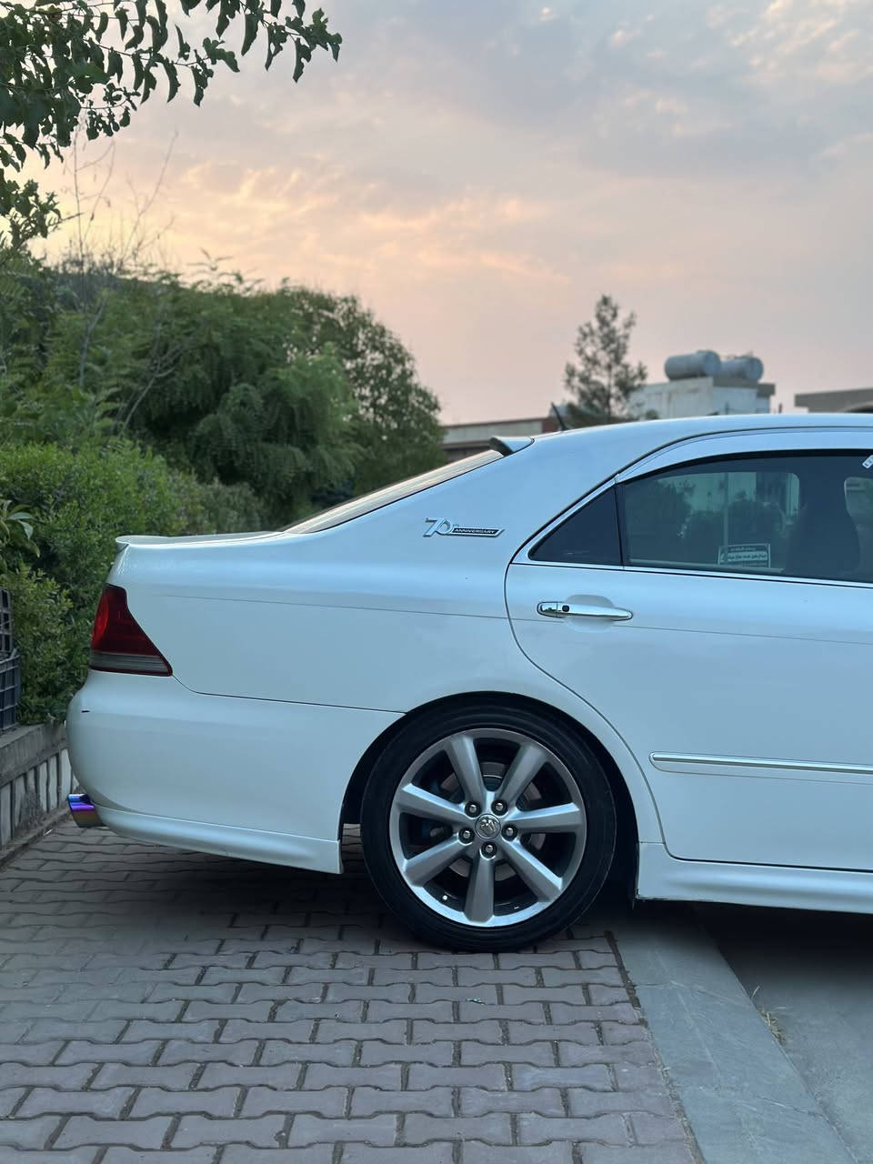 سەرەتا بە ناوی خوا
شاهینە مووس مووس ٢٠٠٥ , سڵاید ,٣دوگمە 
گێڕ و مەکینە گەورە ١٨٢  
کۆدم بۆ کردوەو بە ناوی خۆمەوەیە 
ساڵانسای سپۆرتی لەسەرەو سەوتێکی زۆر تایبەت
کێشو هەڵمەتی خەیاڵی 
هەیکەلی زۆر تایبەت چاڵوو قوپاوی بە شەرت 
بۆیاغ ئەستورە سەیارەکە
حاسە و کامێرە لایتی ناوچەی کوێر
بەسمەی هەر چوار درگاکەی مەزبوتە
فۆرمیگای شکاوی نییە و داشبڵی شوشەیی 
ناو ڕەشی فۆۆرمیگا سور ،لیدی ١٨پارچە ، بلوتوزی بیلادی 
جلدی دوبەی بە شەرتی ئەوەی لەوەی شەریکە جوانتر بێ 
سەیارەکە کامل کراوە بە ٢٠٠٧ واتە ٨٤ 
٤ تایەی لۆکی یابانی لەسەرە 
سەیارەکە دەبڵەکانی نزم کراوەتەوە 
هایدرۆ لیکی گێڕو ڕۆنی مەکیەنەی تازە گۆڕاوە
٢ پارچە بۆیاخی یابان 
قرچێکی بچوکی هەیە لە پێشەوە لای سایەق پشتی لایتەکە
کەڤەری لای سەکن بەس چەرمی سەرەوەی لە یابان گۆڕاوە
٦٤گەڵاو مەعمەلە 
***********
ئەدمین 🤎

