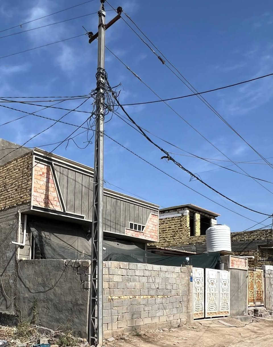 السلام عليكم بيت بناء حديث المساحه 200م يتكون من غرفتين نوم هول ستقبال مطبخ البيت كامل كله موقع حله منطقة الطهمازيه فرع مخبز المصطفى يبعد عن الشارع العام 400م متر السعر 115وبي مجال ***********2
