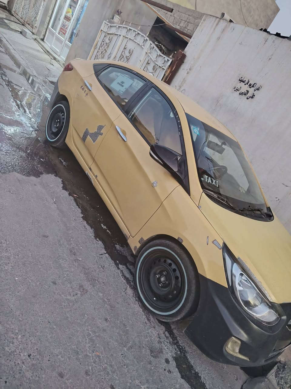 اكسنت موديل 2012 
رقم بغداد كامل انكليزي 
سياره كابون بانزين +منضومه غاز كالمله 
تايرات جدد محرك كيرر لووك خير من الله بشرط 
سنويه جديده لل 2030
سياره ما عيزه بس صبق  فقط صبغ سياره جاهزه سمكره كامله 
وارد خليجي اسياره 
السعر (73) وبيه مجال 
بقيات الستفسار اتصل 
***********
