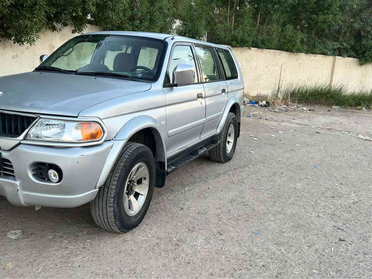 ميسبوشي موديل 2008 
موصفات 
تحكمات ستيرن 
مانع نزلاق 
شاشة 
كامرة 
سيارة جاهزة مكينة وكير خير من اللاه بيهة صبغ بس جملغ والباقي كفالي رايدهة 65 وبيهة مجال الطيبين واي ستفسار نتصال علة هذة رقم *********** مكلف بل نشر بغداد, العراق
