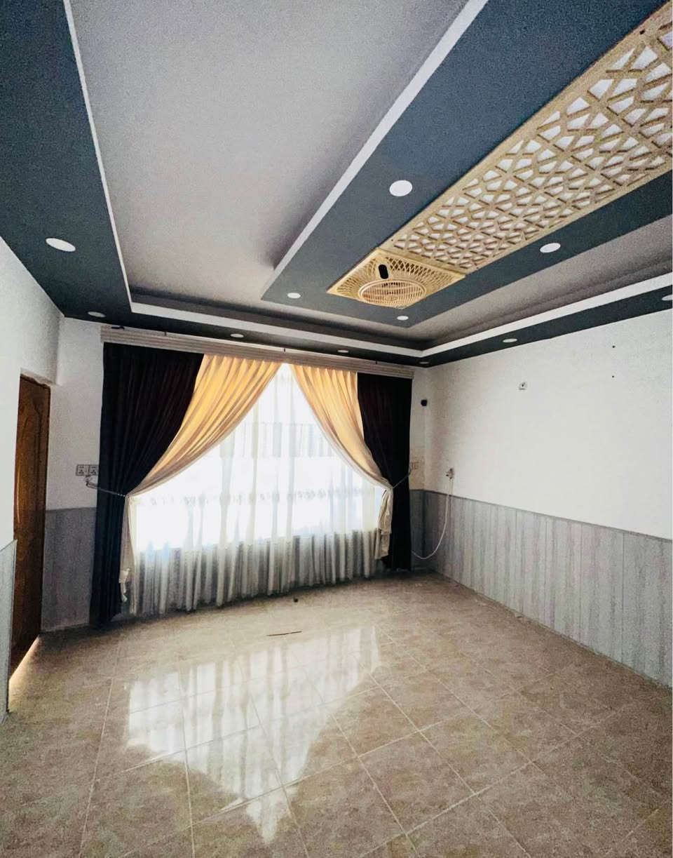 دار ايجار 300 متر طابقين متر الهنديه مكان مميز ٤ غرف نوم وصاله واستقبال وحديقه وكراج سياره بيت مرتب
للاستفسار واتساب فقط 
*********** النجف, العراق
