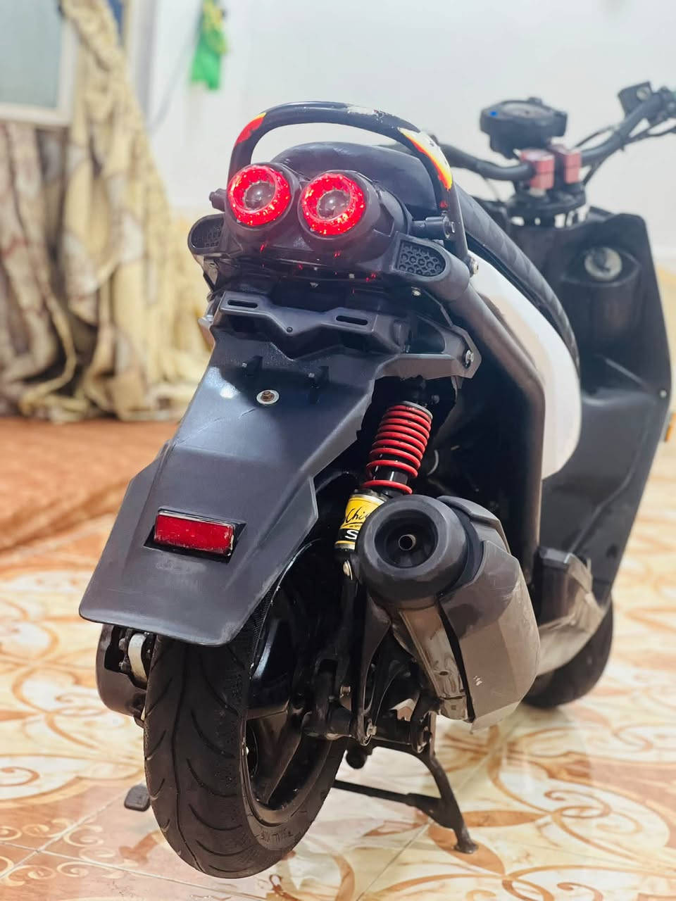 سلام عليكم للبيع فقط سكنس جبلي رمبه مطلعهة ع ايدي مكفوله كفاله عامه مكينه وكفر وكهربياات نقصها بس ماصده كلشي شغال دراجه مانقصه برغي مال جناي بانزين كله محسن ودهن امزويل شراي يتصل مكاني بابل محاويل/***********
