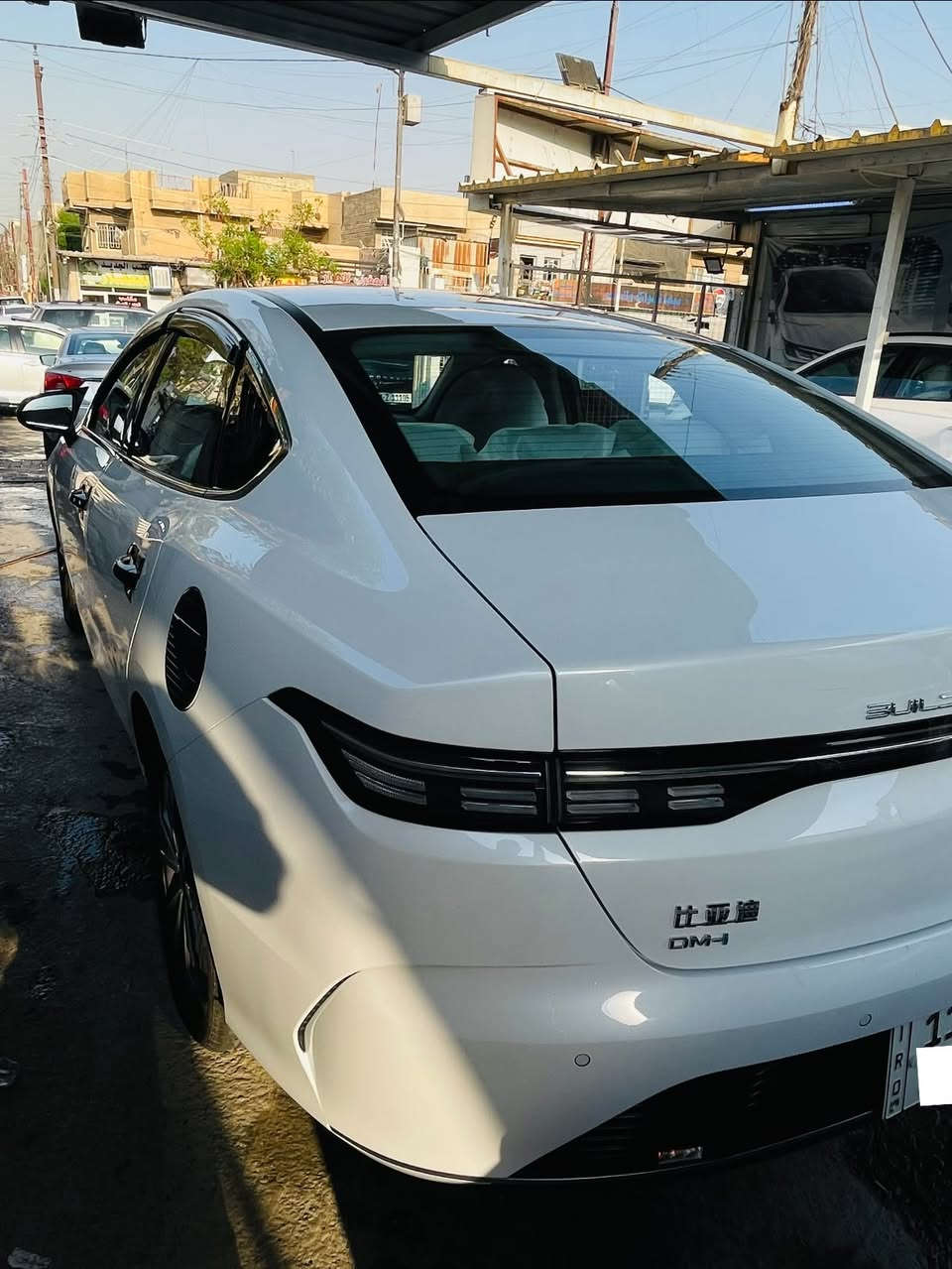 السلام عليكم 
للبيع BYD دستروير موديل 2025 فتحة مواصفاتها معروفه السيارة كفاله ممشاها 7800 بيها بس رصعات بصيطة مال شارع السعر 21300 وبيها مجال بسيط 
مكانها العامرية شارع المنظمة 
للاتصال ***********
