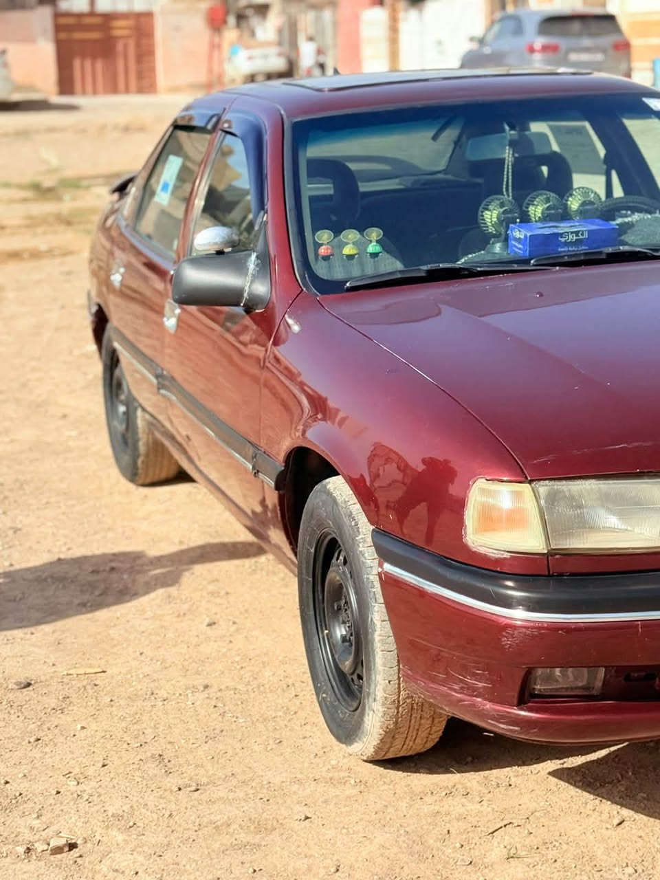 السلام عليكم اوبل فكترا 1991للبيع مكينه 1600 بيها خيط تبخير والباقي مكفول تحويل ثاني يوم بيها صبغ الهلال والدوسات فقط سياره حلوه ماتعبانه لا خياس صدر نضيف تايرات جدد باتري جديد  سياره مداريها مكانها سامراء السعر35وبيها مجال مكلف للنشر‭***********‬ رقم صاحب السياره

