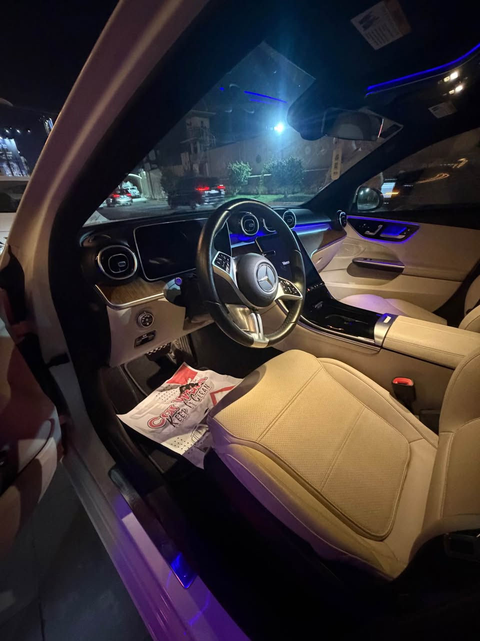 مارسيدس c300 للبيع 
السيارة جديدة وارد أمريكي تبديل باب نفس اللون 
ماشيه ٢٥ الف فقط رقم مميز للبيع 
السعر ٣٤ الف 
للاستفسار الاتصال على الرقم *********** بغداد, العراق
