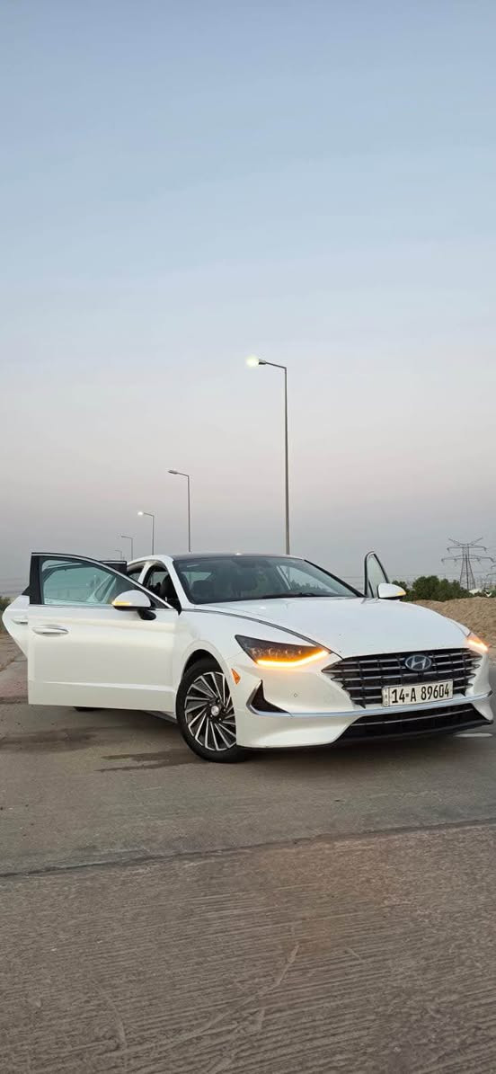 🔥 للبيع سوناتا هايبرد 2022 Limited – فل أوبشن 🔥

🚘 Hyundai Sonata Hybrid 2022 Limited
💰 السعر: 185 ورقة | قابل للتفاوض بالمعقول

من السيارات المميزة جدًا بالهايبرد، مواصفات عالية وشكل راقي واقتصادية بالوقود، ومجهزة بتقنيات أمان وراحة ممتازة.

🔹 المواصفات والتجهيزات:
• هايبرد 2.0L
• فئة Limited
• سقف خلايه شمسيه Solar Roof / خلايا شمسية ☀️
• كاميرات 360°
• رادارات أمامية وخلفية
• حساسات أمامية وخلفية
• نظام مراقبة النقطة العمياء
• تحذير من الخروج عن المسار
• مساعد الحفاظ على المسار
• مثبت سرعة ذكي 
▪︎ قياده ذائيه على خطوط مسار
• فرملة وتحذير من الاصطدام الأمامي  وخلفي  وتوقف ذاتي 
• تشغيل عن بُعد
• دخول وتشغيل بالبصمة / Smart Key
• تتحرك للأمام والخلف بالريموت وهي واقف خارج السيارة
• شاشة ومواصفات Limited
• مقاعد كهربائية (جلد)
• تسخين وتبريد المقاعد
• إضاءة داخلية مميزة متغيره لوان
• تشغيل Push Start
• نظام صوتي BOSE ومواصفات راقية
• تايرات  تخم جديد 
• اقتصادية جدًا بالبنزين بسبب نظام الهايبرد

📌 حالة السيارة بكل وضوح:
السيارة وارد أمريكا، تعرضت لحـادث غرق في أمريكا، ، والسيارة تعمل وتسير.

🎥 يوجد فيديو للسيارة وهي تعمل وتمشي من أمريكا، وكل شيء موضح للجادين بدون أي إخفاء.

🔖 VIN / رقم الشاصي:
KMHL54JJ6NA049665

💵 السعر 185 ورقة وقابل للتفاوض بالمعقول
❗️للجادين فقط، والمعاينة خير دليل.

📍 المكان: [البصره]
📞 للتواصل: [***********] البصرة, العراق
